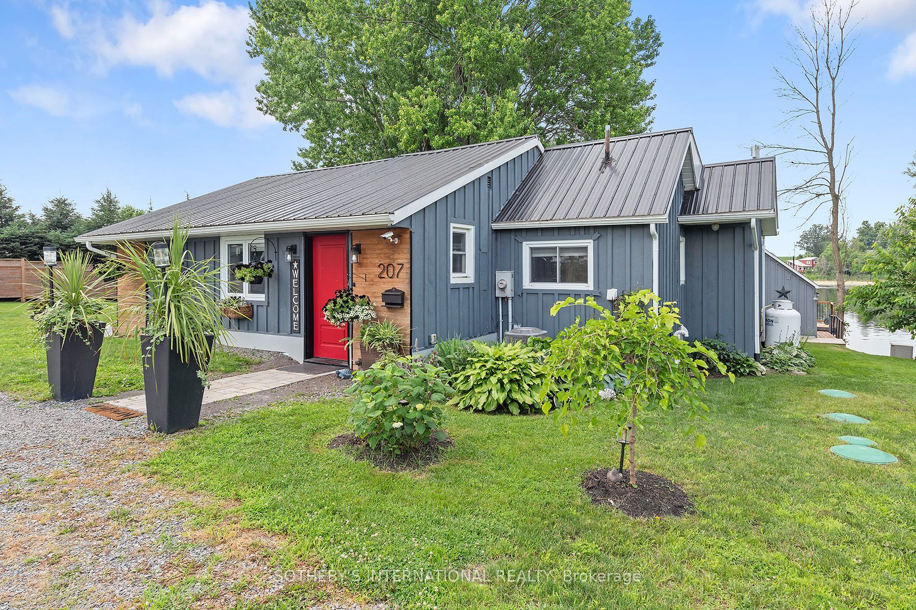 207 Rainbow Valley Drive, Montague, ON K7A 5B8