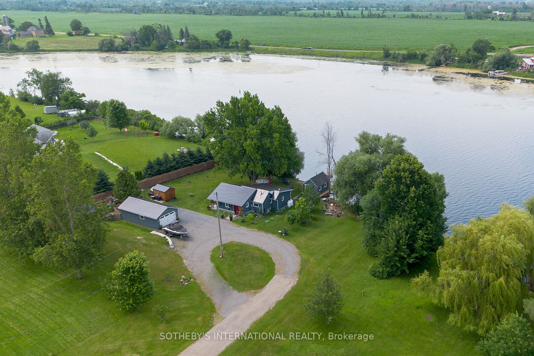 207 Rainbow Valley Drive, Montague, ON K7A 5B8 photo 3