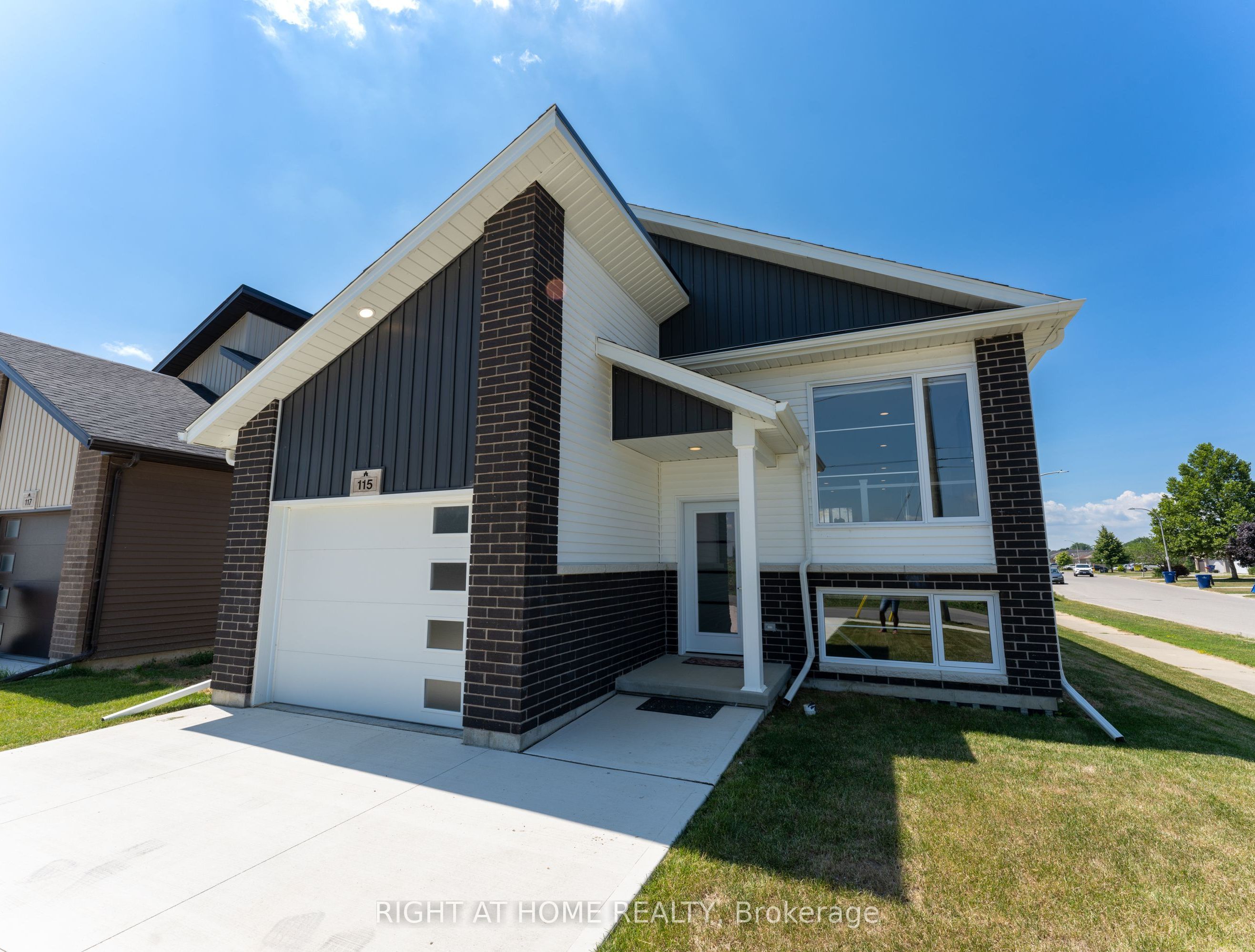 115 Howard Road, Chatham-Kent, ON N7M 0A4 photo 2