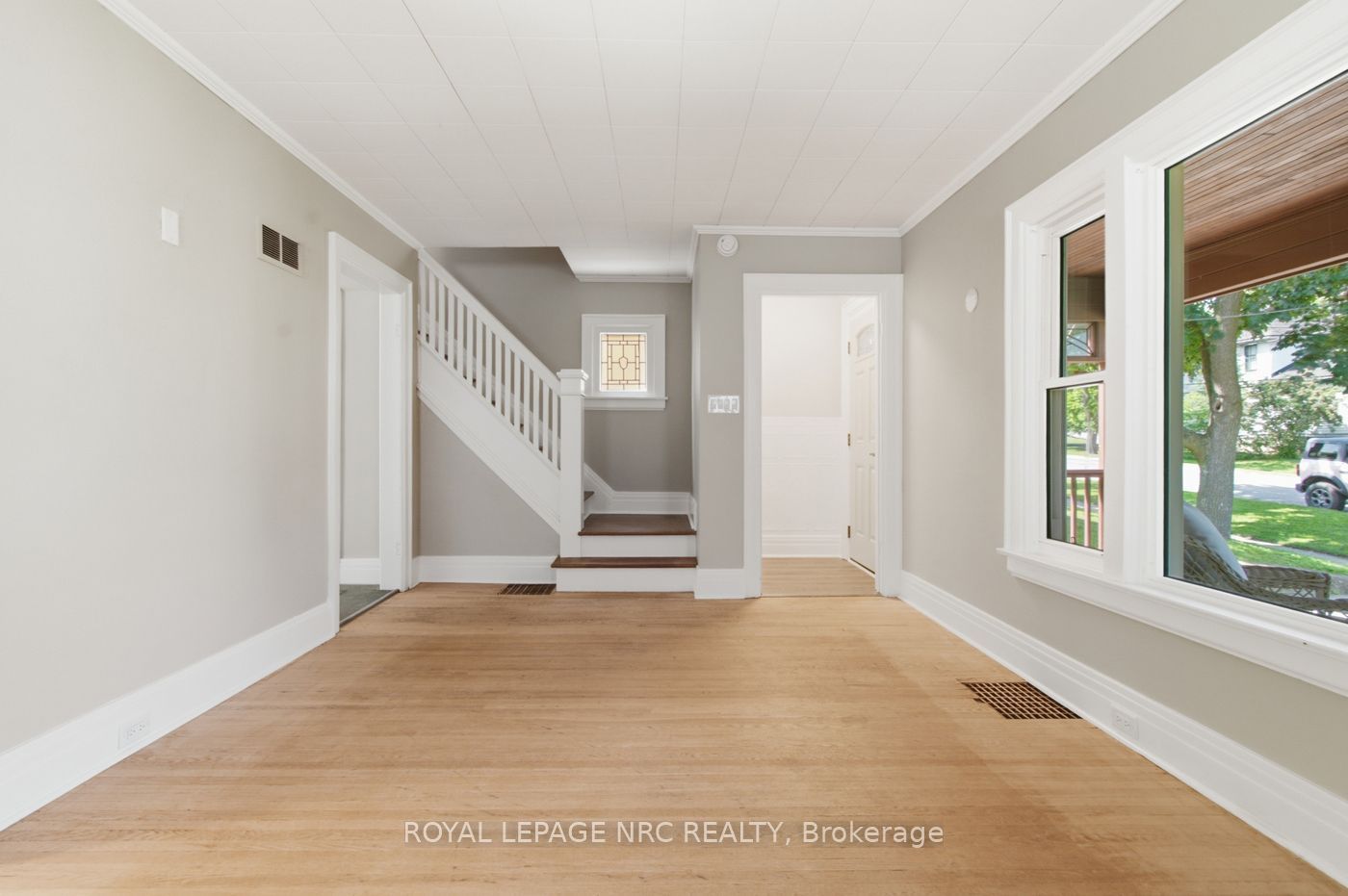 18 Chapel Street N, Thorold, ON L2V 2E2 photo 5