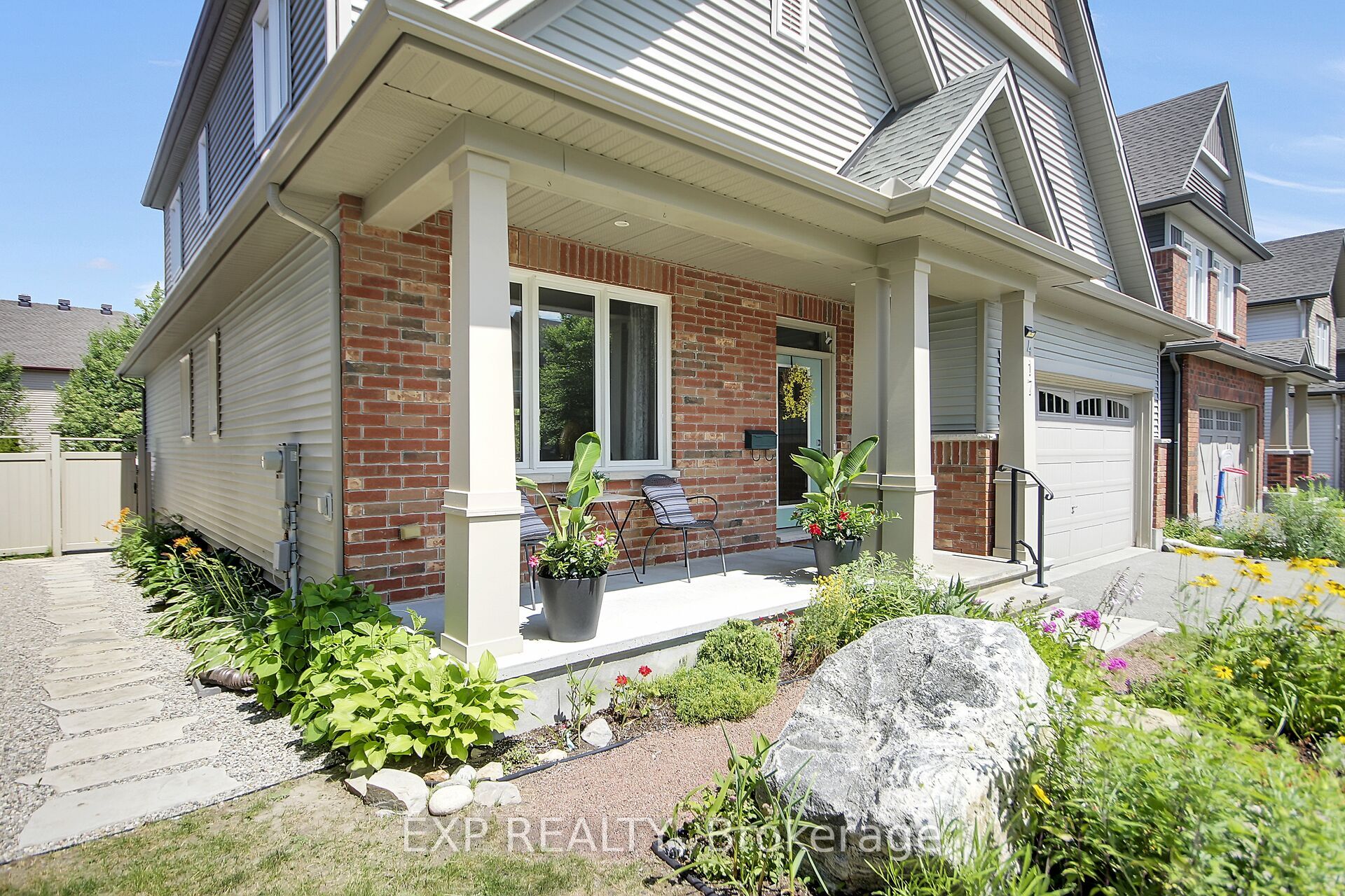 417 Charing Cross Way, Barrhaven, ON K2J 5X9 photo 2