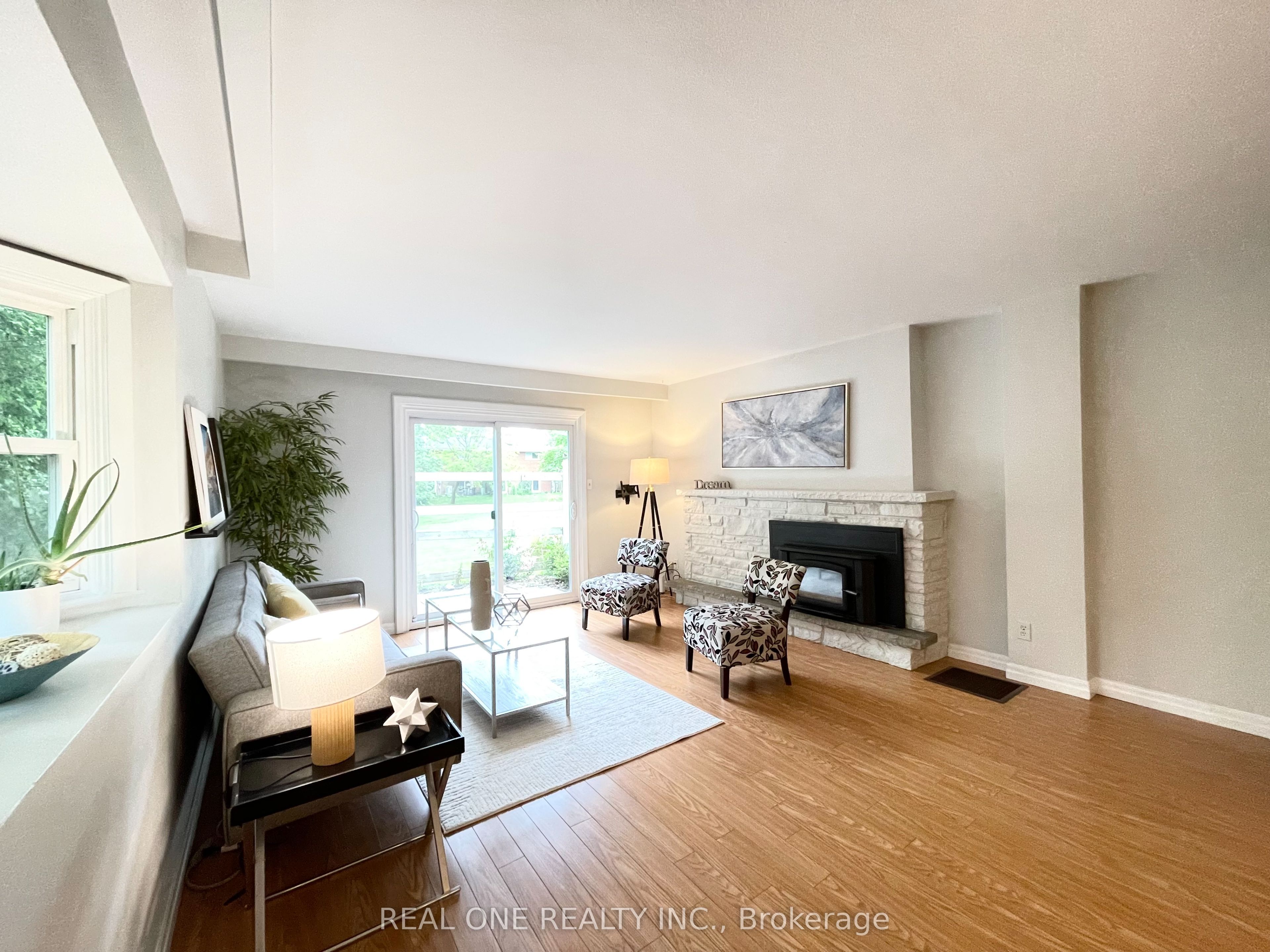 290 WESTCOURT Place, Waterloo, ON N2L 2R7 photo 5