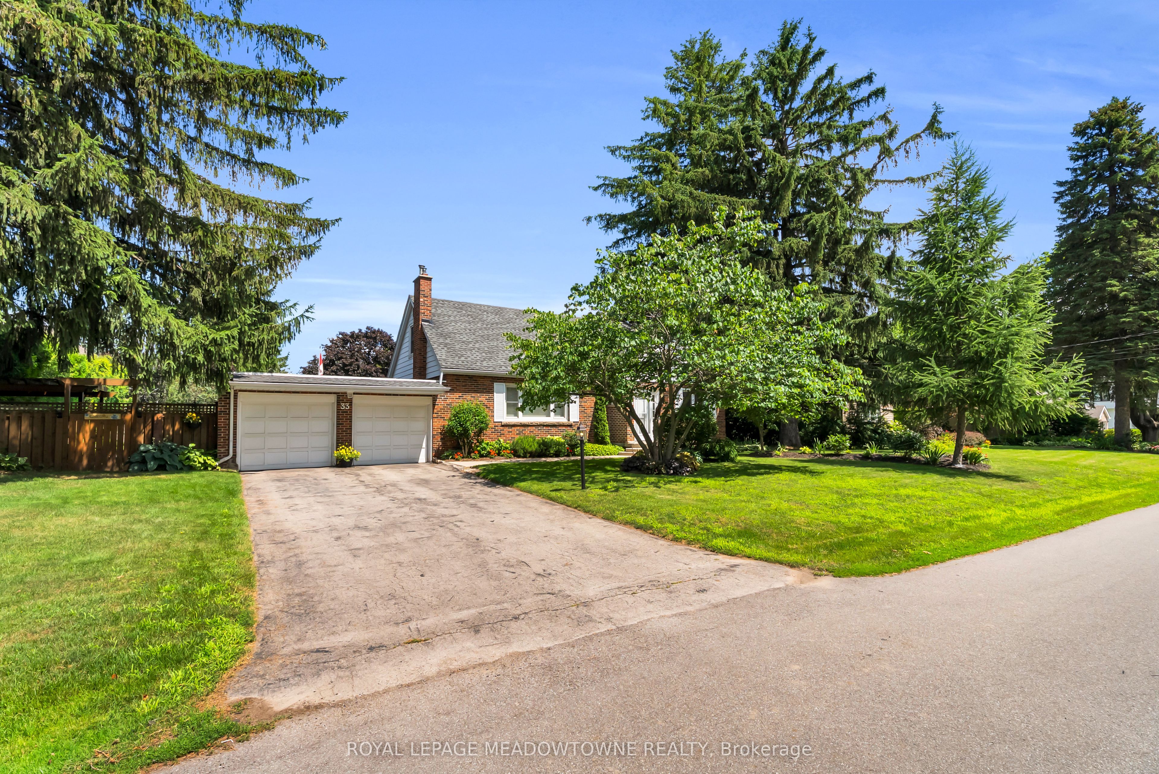 33 Parker Avenue, Hamilton, ON L9G 1A6 photo 2