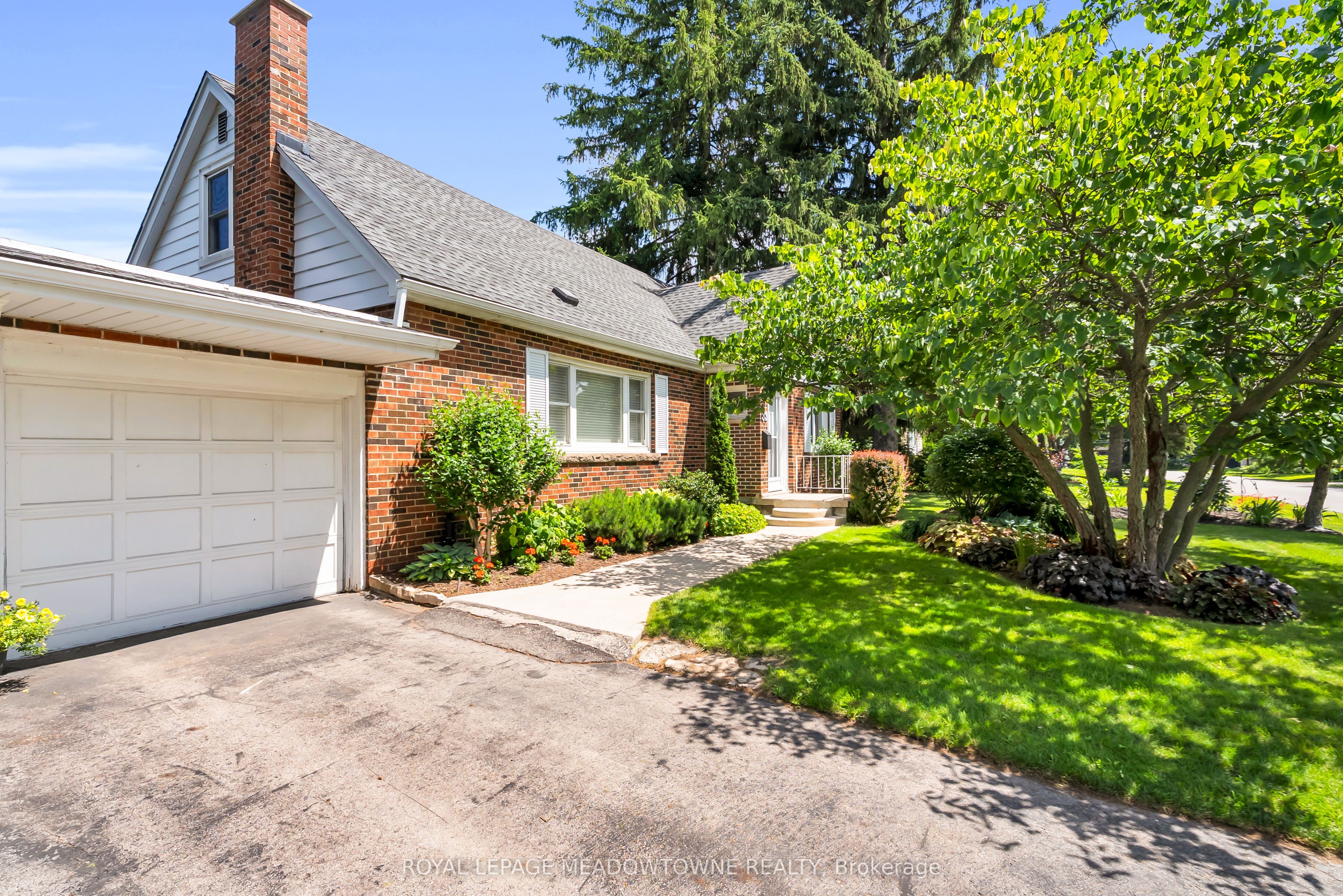 33 Parker Avenue, Hamilton, ON L9G 1A6 photo 3