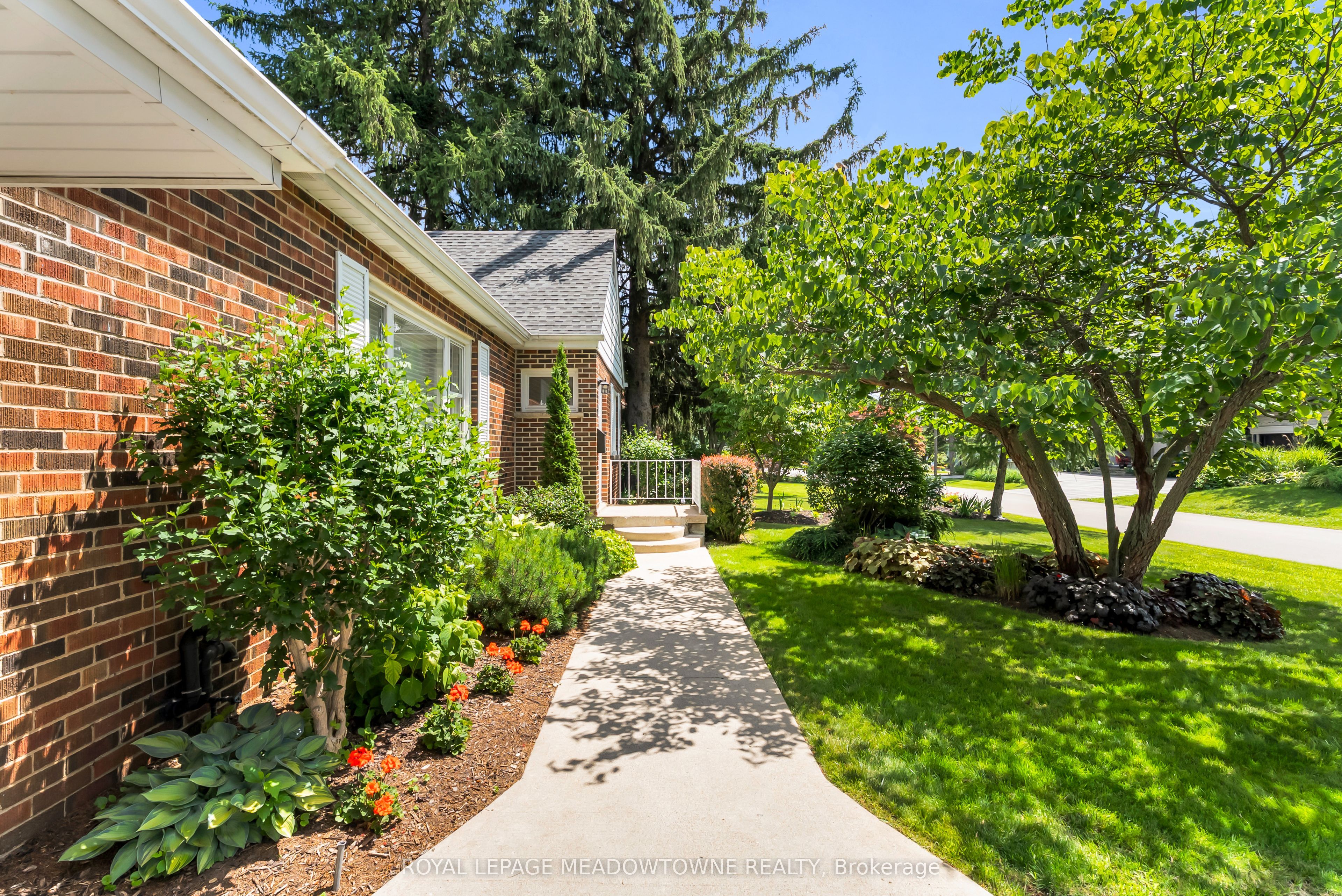 33 Parker Avenue, Hamilton, ON L9G 1A6 photo 4