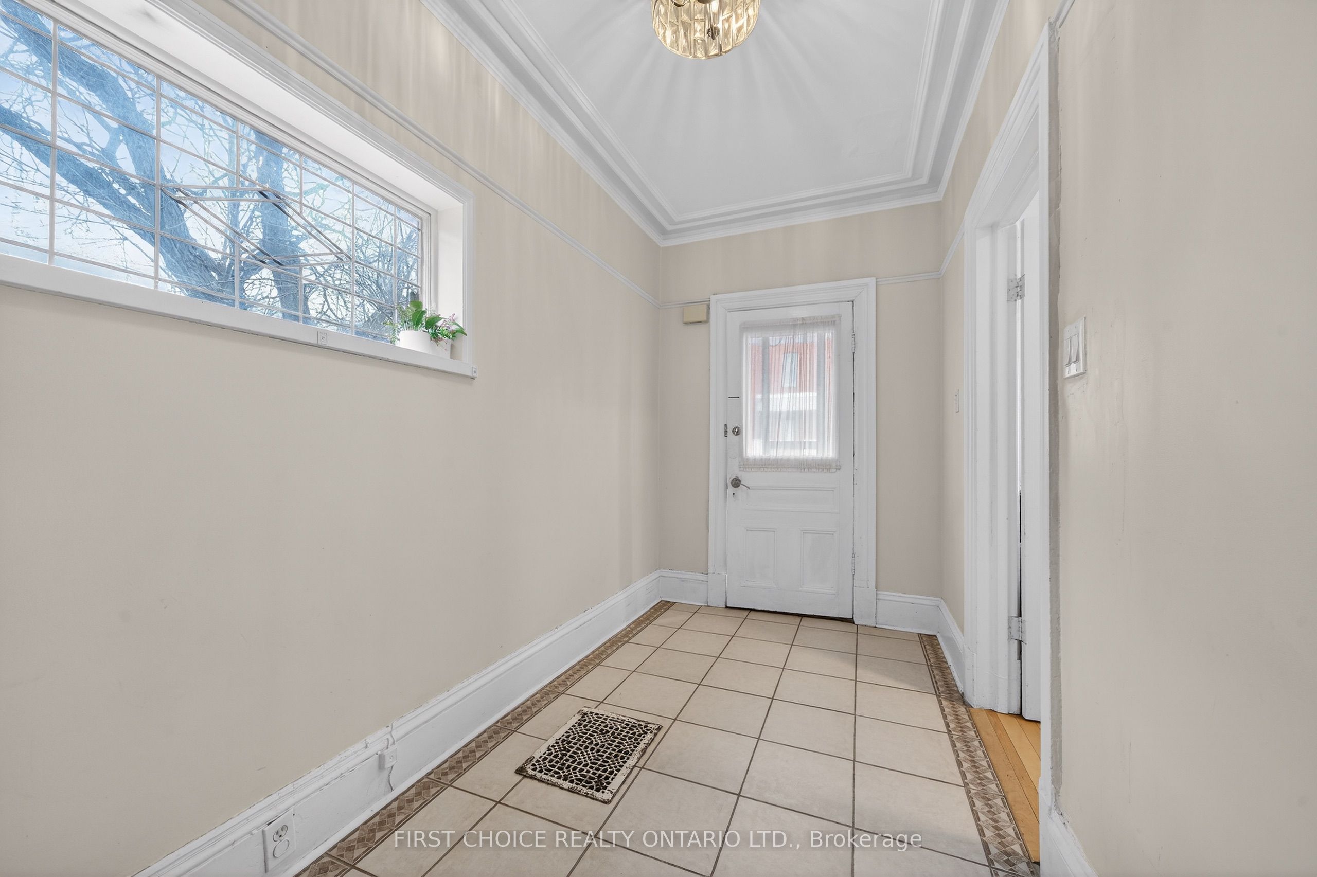 34 Gilmour Street, Ottawa Centre, ON K2P 0N3 photo 3