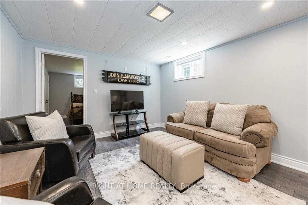 118 Briarwood Crescent, Hamilton, ON L9C 4C4 photo 4