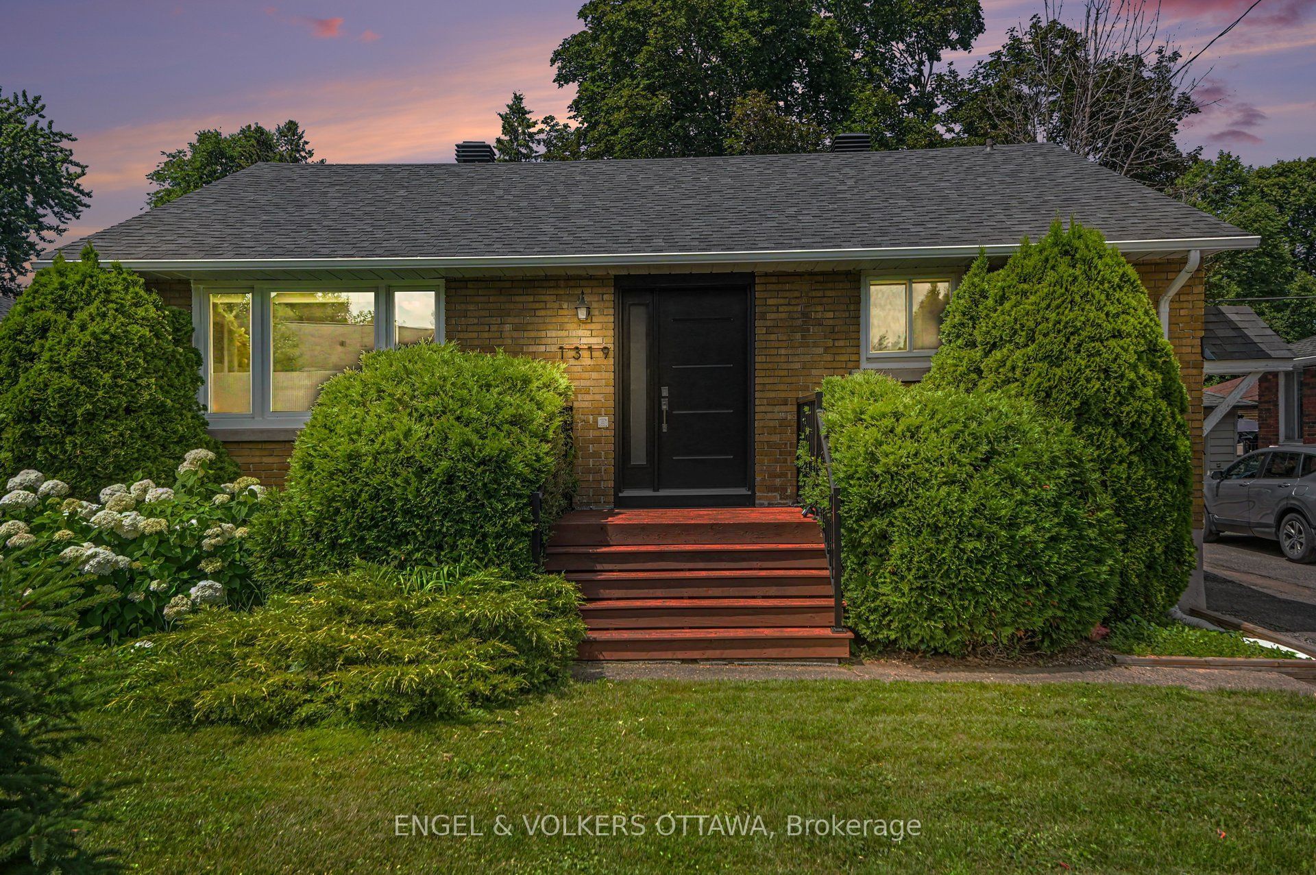 1319 Kingston Avenue, Carlington - Central Park, ON K1Z 8K9