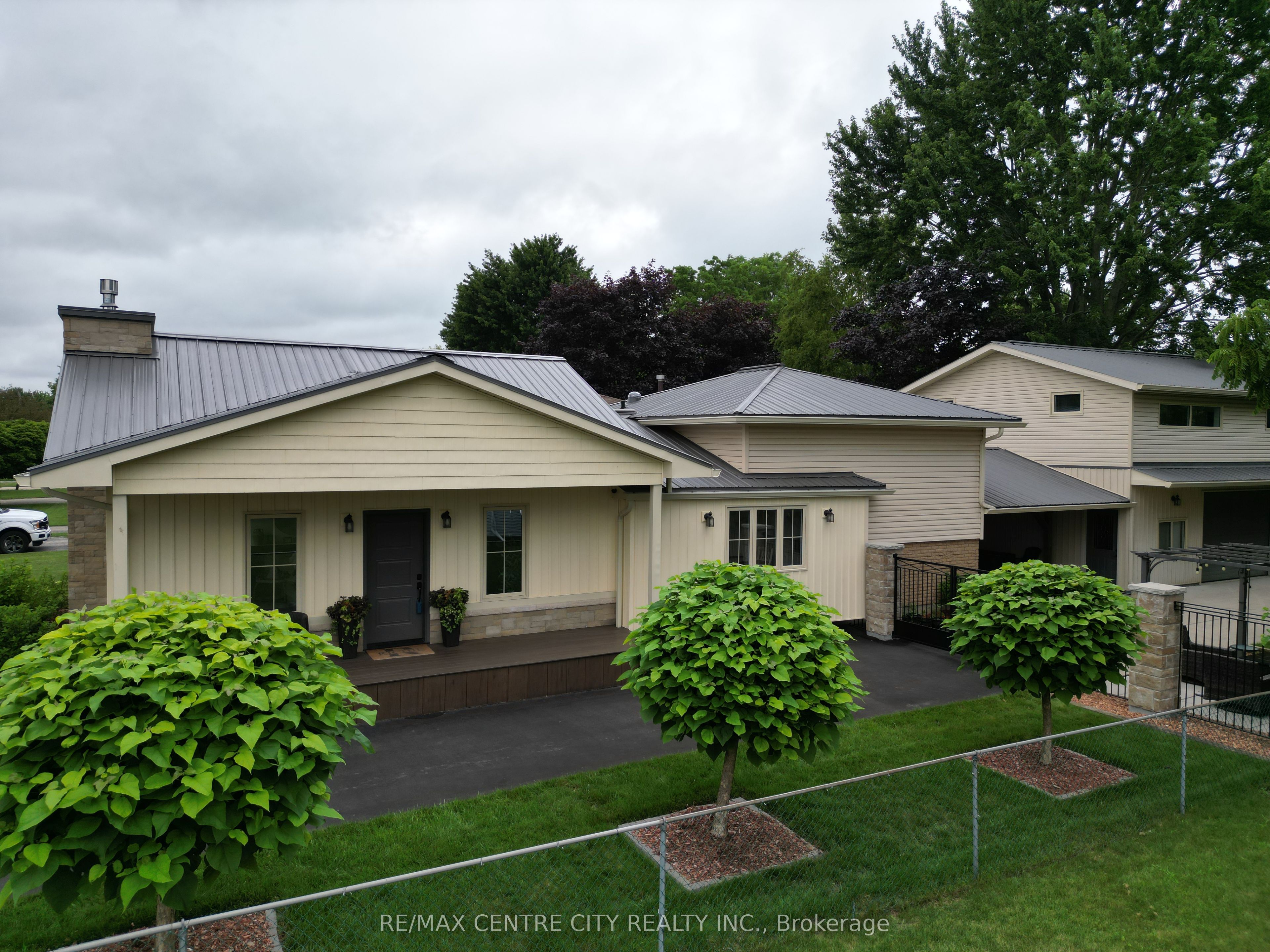 174 Ridge Street, Dutton/Dunwich, ON N0L 1J0 photo 3