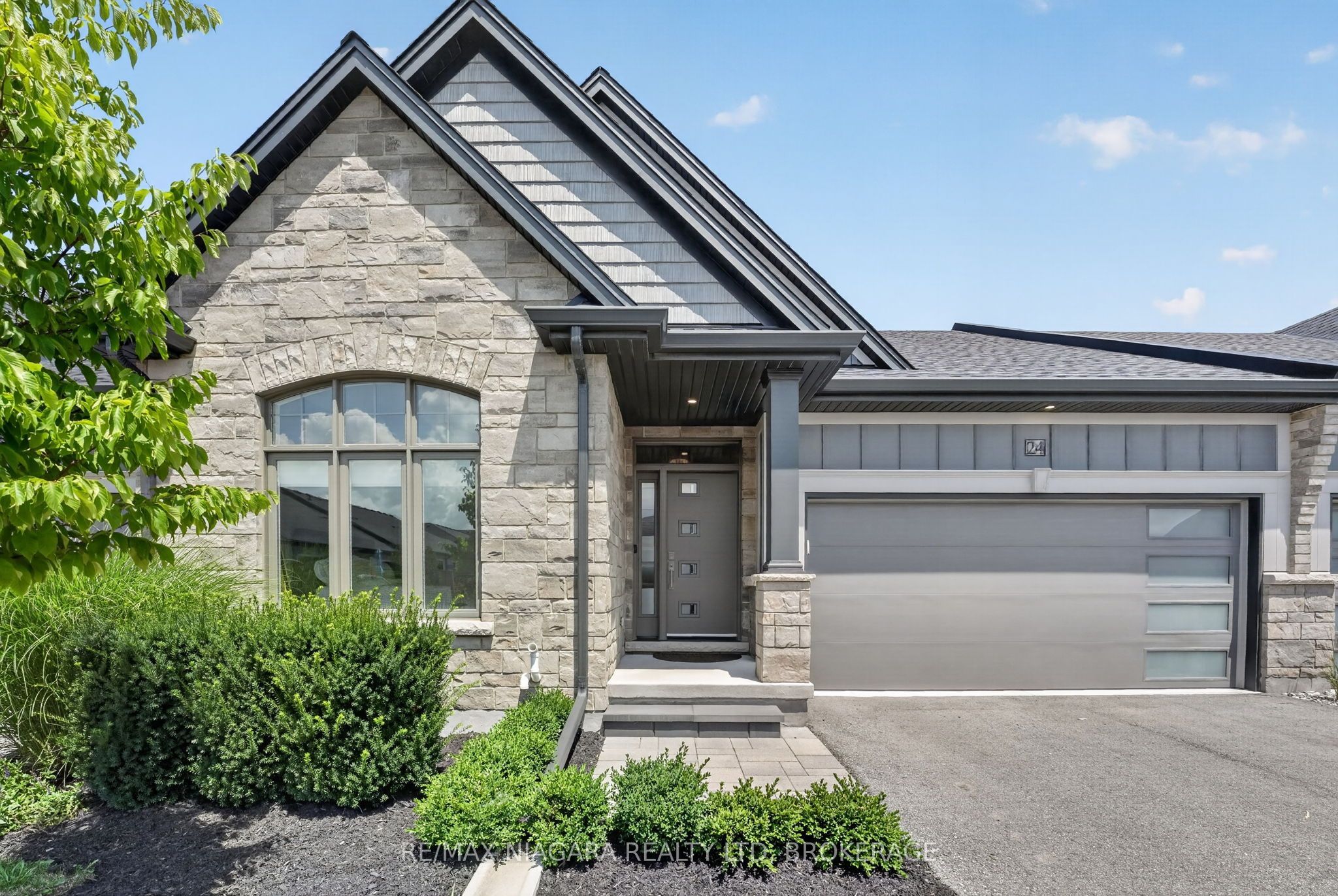 24 Peachtree Lane, Niagara-on-the-Lake, ON L0S 1T0