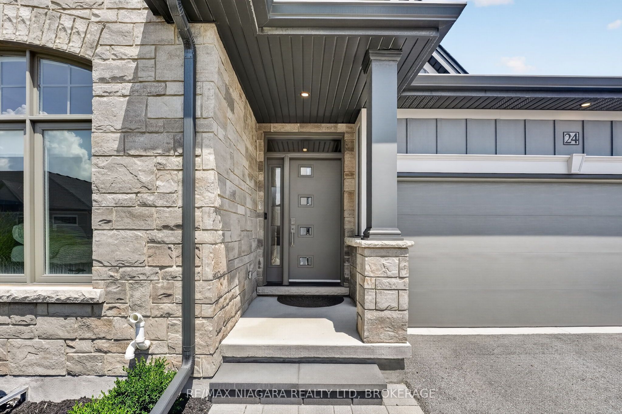 24 Peachtree Lane, Niagara-on-the-Lake, ON L0S 1T0 photo 5