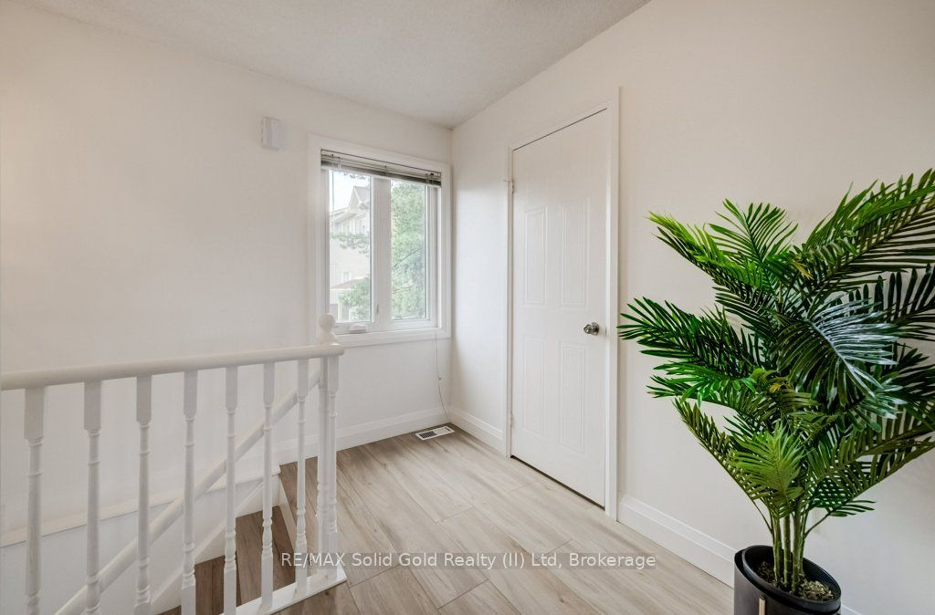 302 College Avenue W 124, Guelph, ON N1G 4T6 photo 4