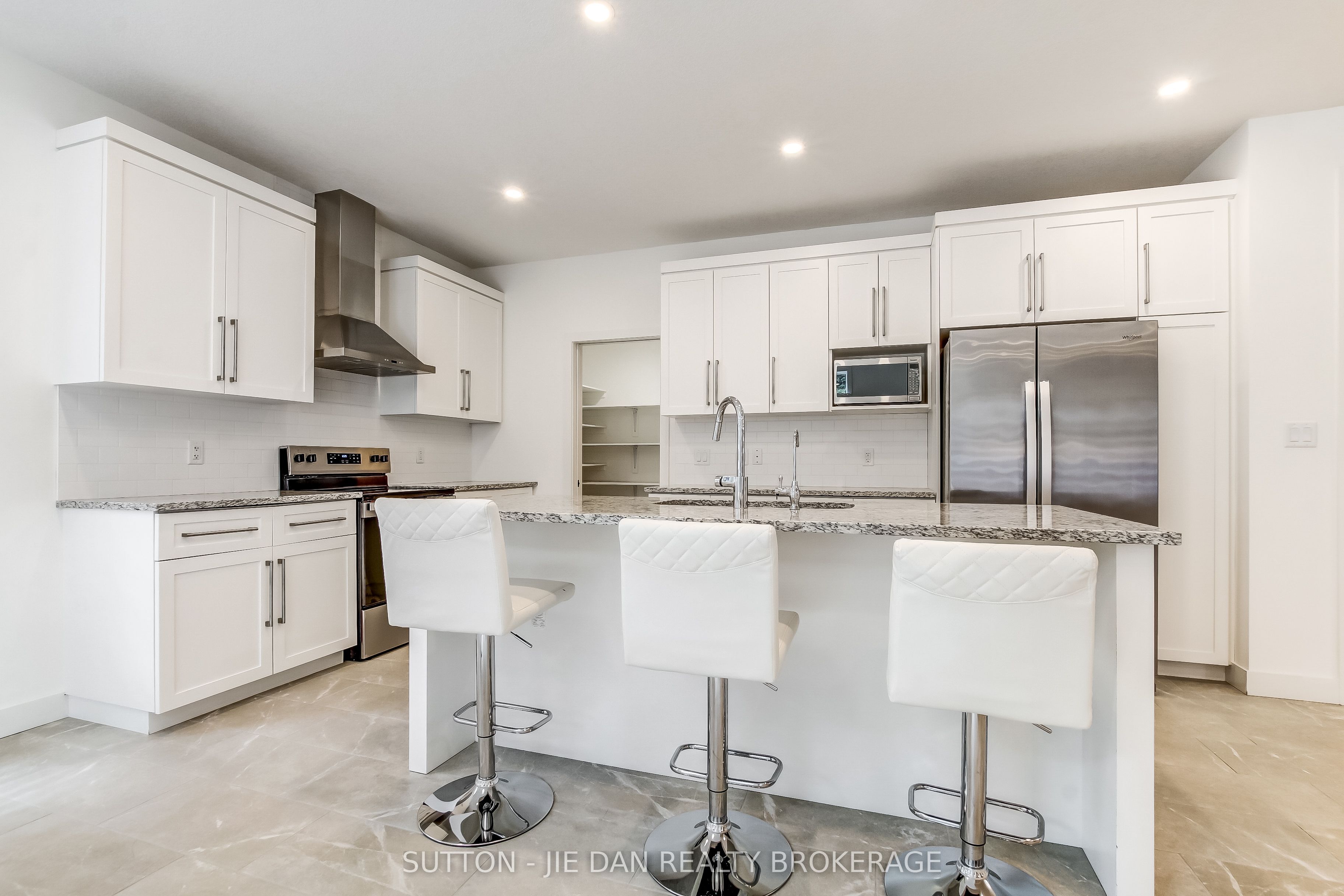 2283 Tokala Trail, London North, ON N6G 0V8 photo 4