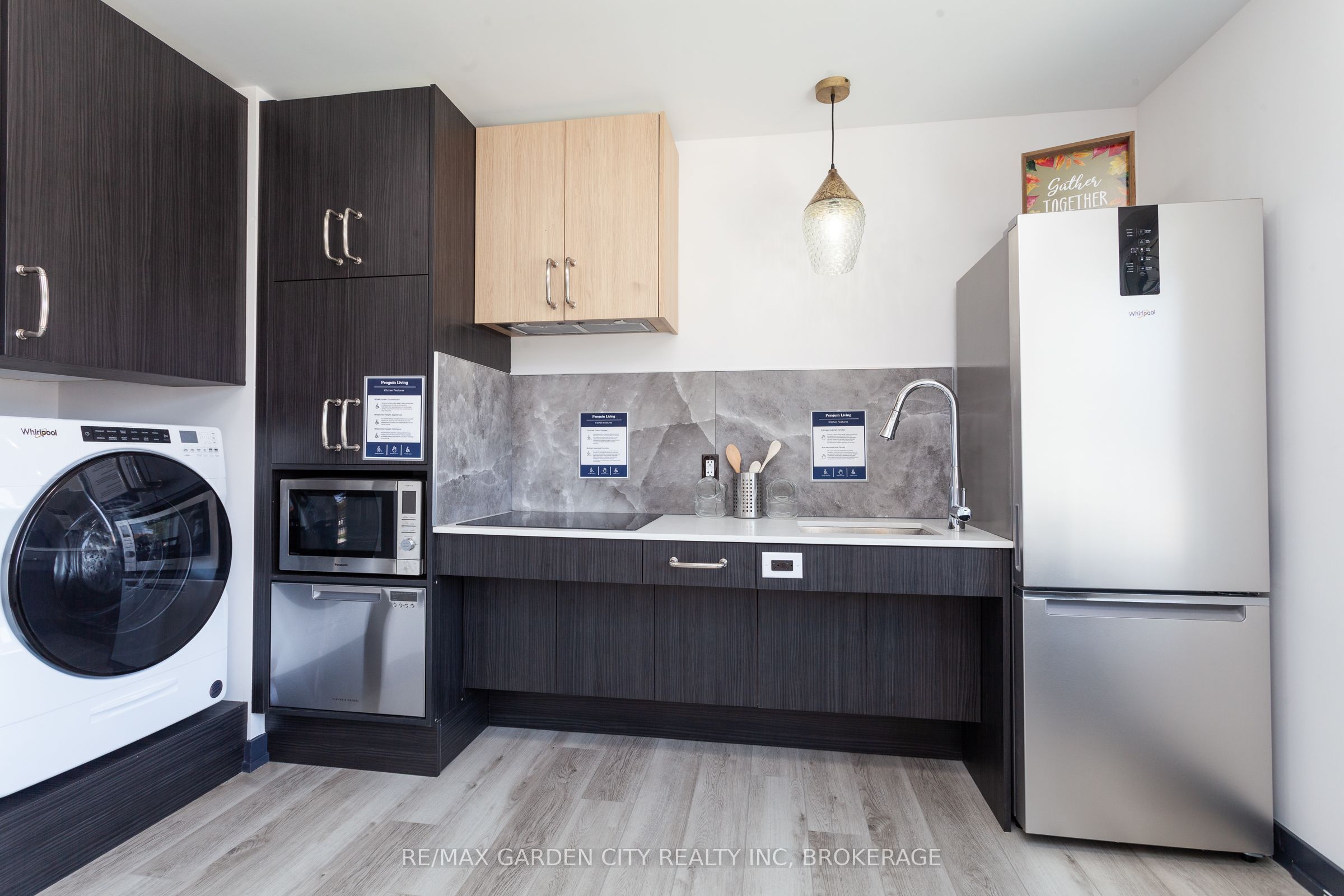 670 Upper Wentworth Street MAIN, Hamilton, ON L9A 3R1 photo 4