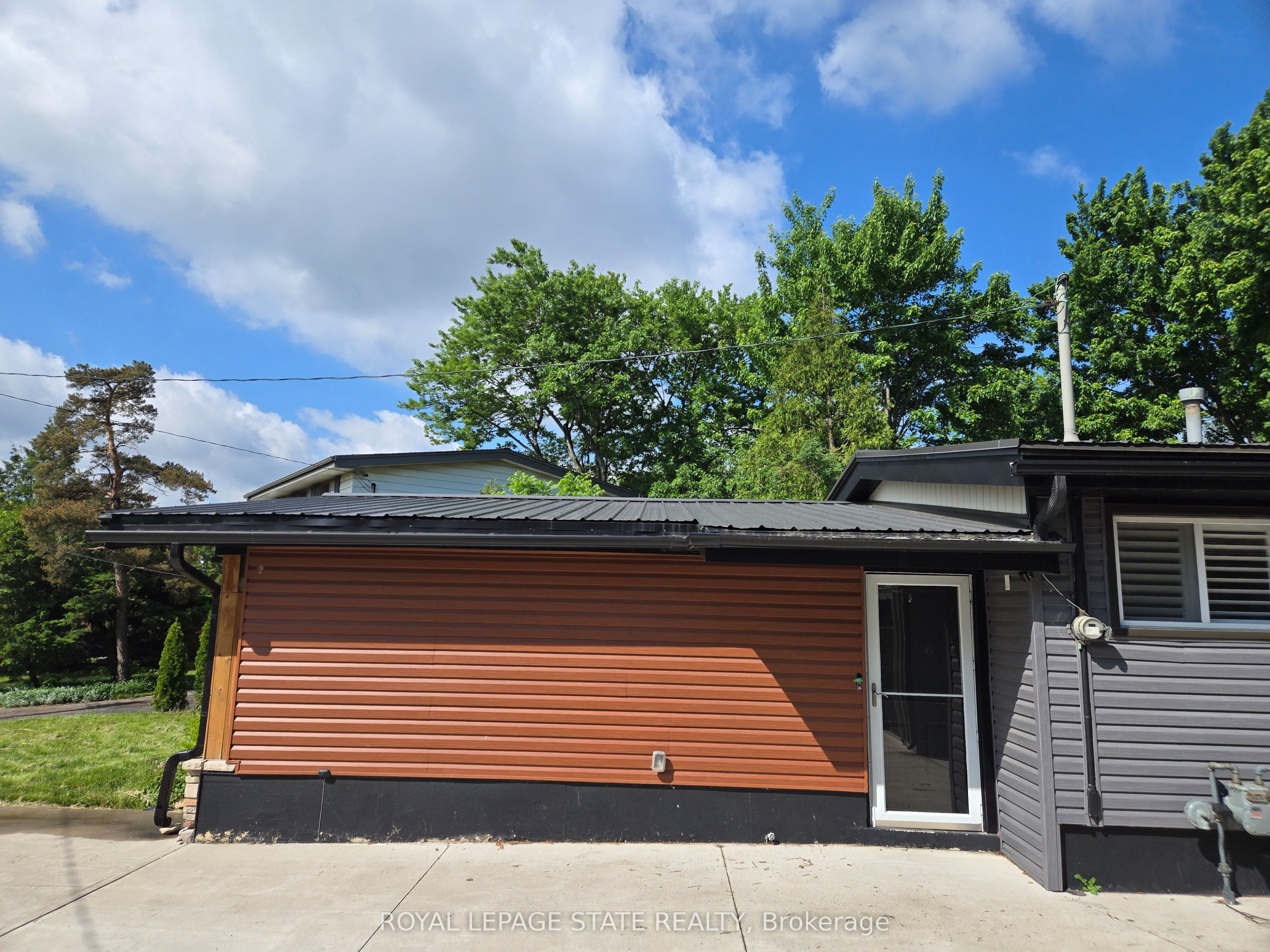 17 Carmen Avenue, Hamilton, ON L8V 2H5 photo 3