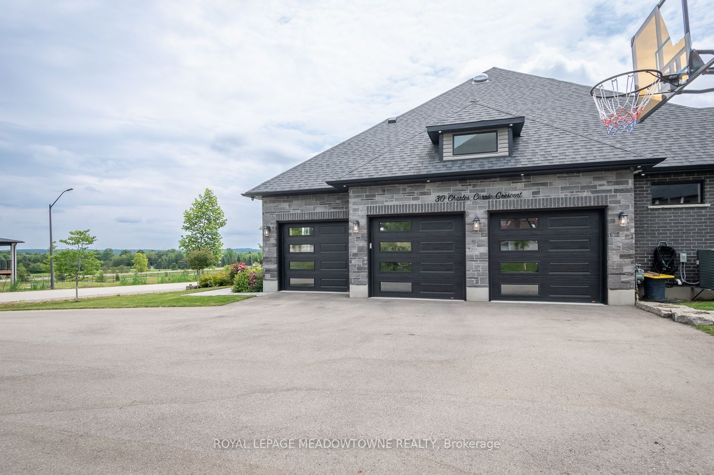 30 Charles Currie Crescent, Erin, ON N1H 0B7 photo 4
