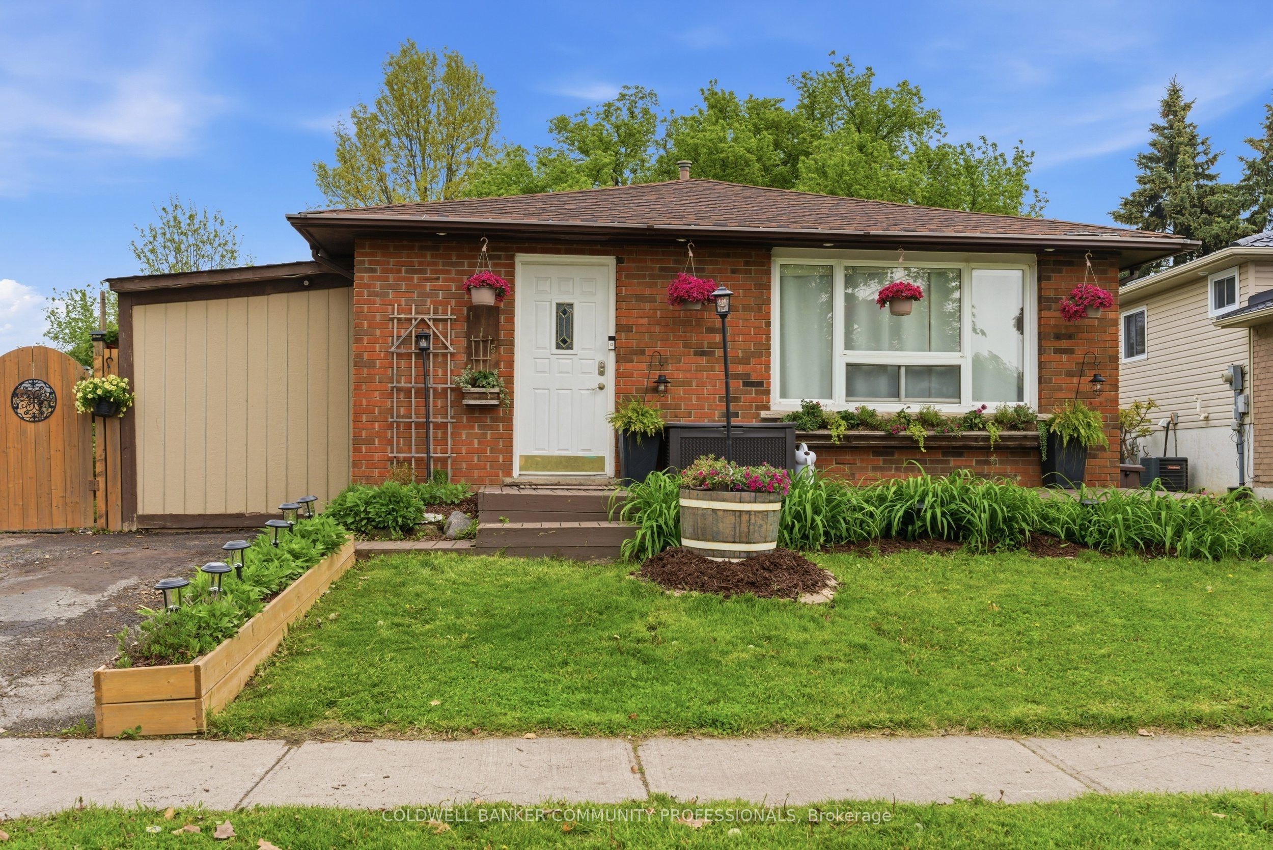 115 Gordon Drummond Avenue, Hamilton, ON L8J 1E9 photo 2