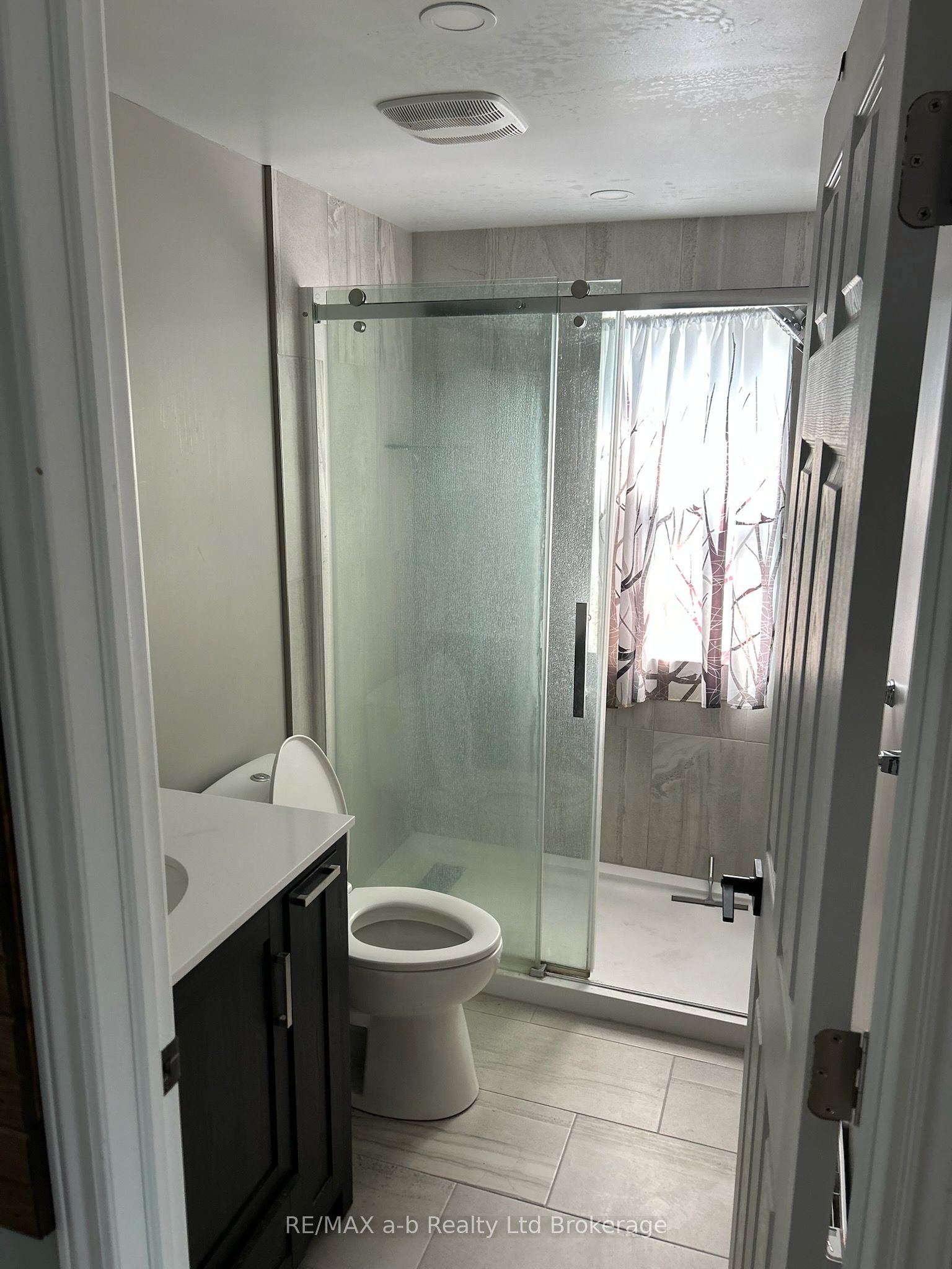 410 Admiral Street, Woodstock, ON N4S 5A9 photo 3