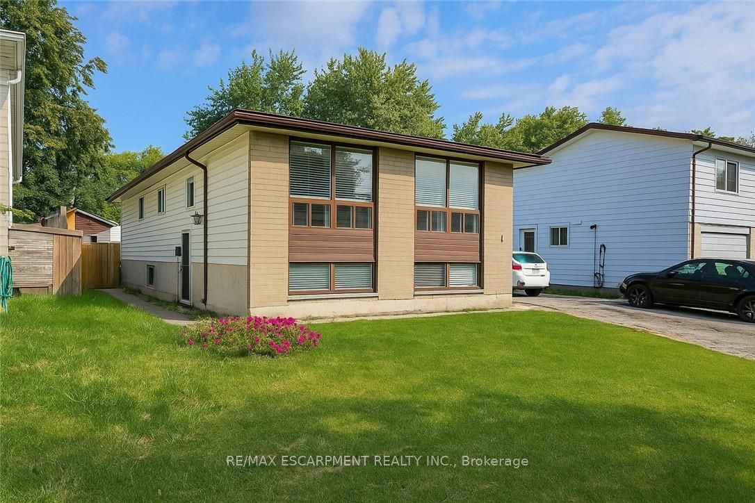 16 GARROW Drive, Hamilton, ON L9C 6G9