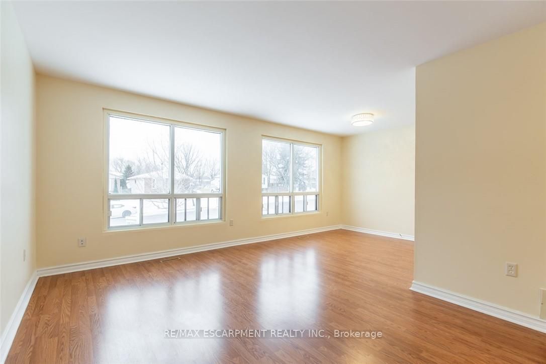 16 GARROW Drive, Hamilton, ON L9C 6G9 photo 3