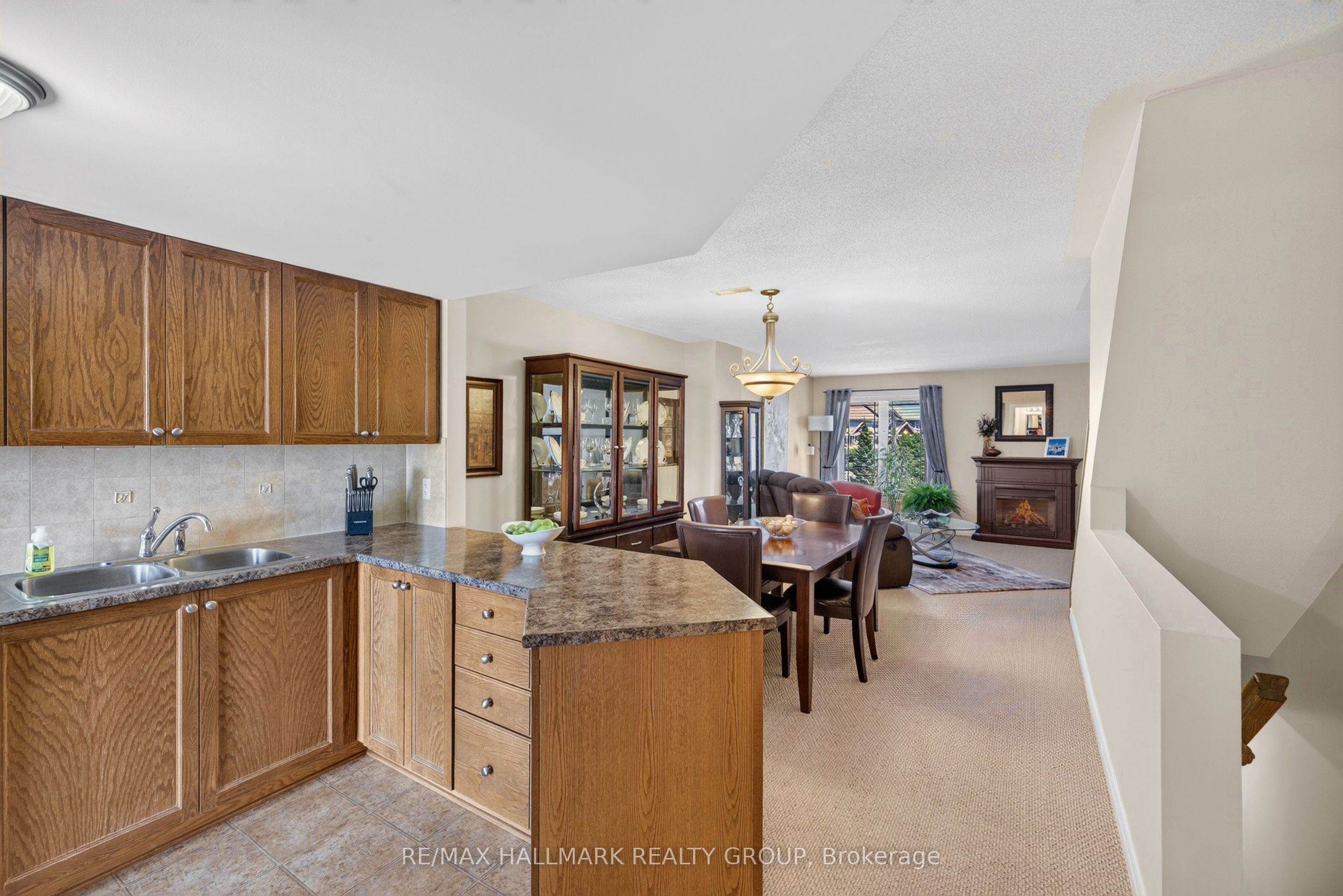 581 Lakeridge Drive 16, Orleans - Cumberland and Area, ON K4A 0H4 photo 5
