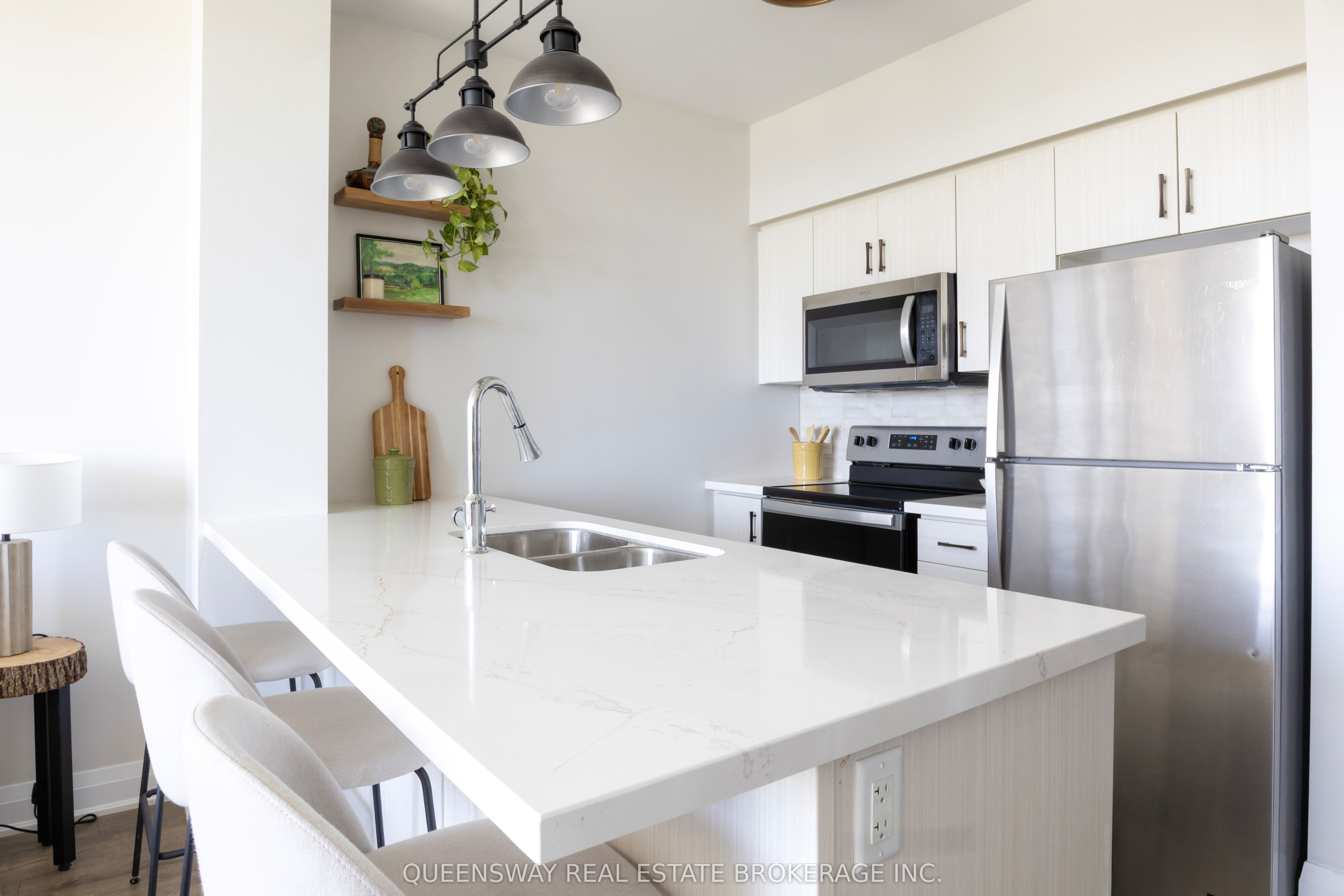 16 Concord Place 515, Grimsby, ON L3M 0J1