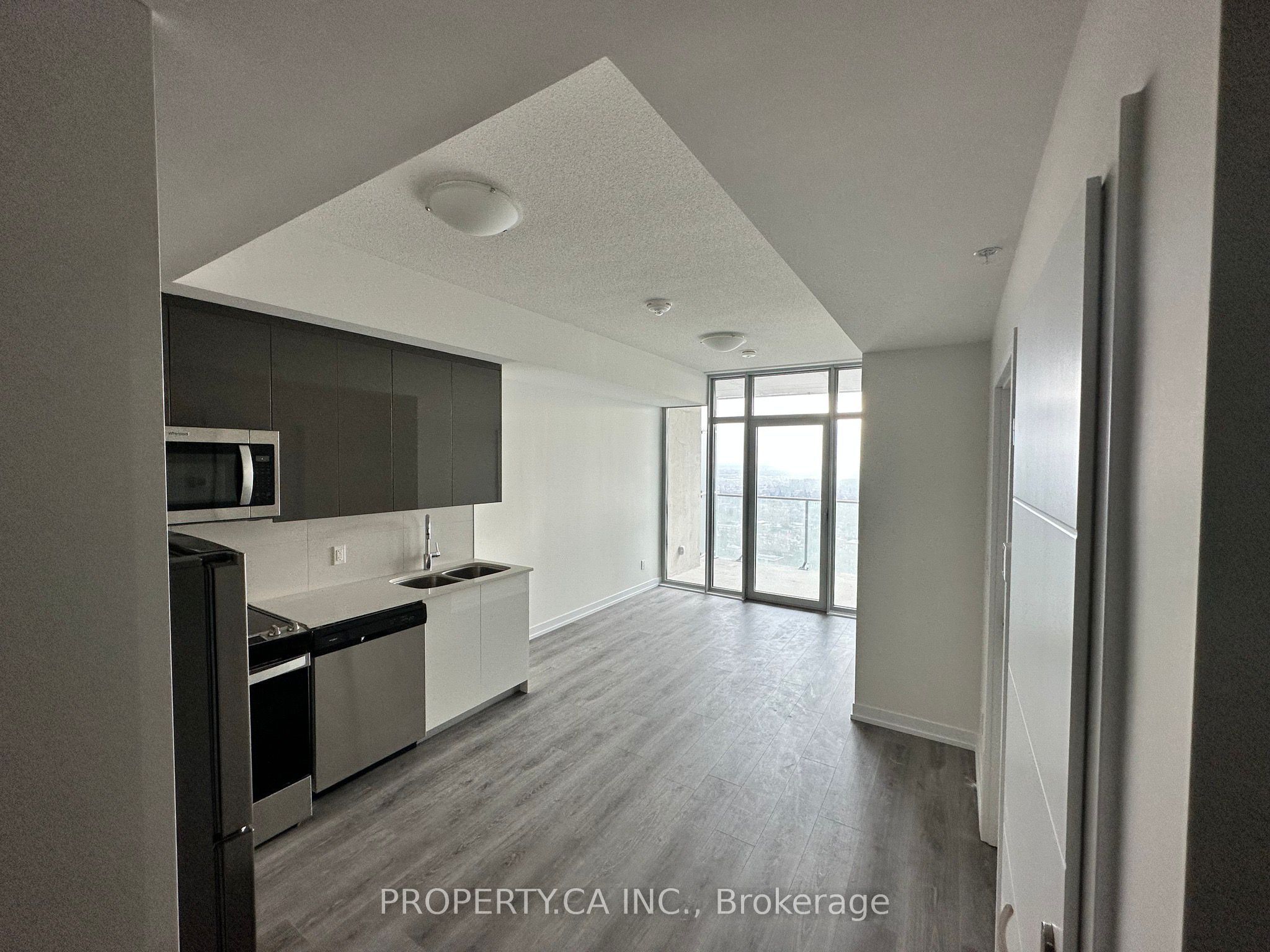 60 Frederick Street 3710, Kitchener, ON N2H 0C7 photo 3