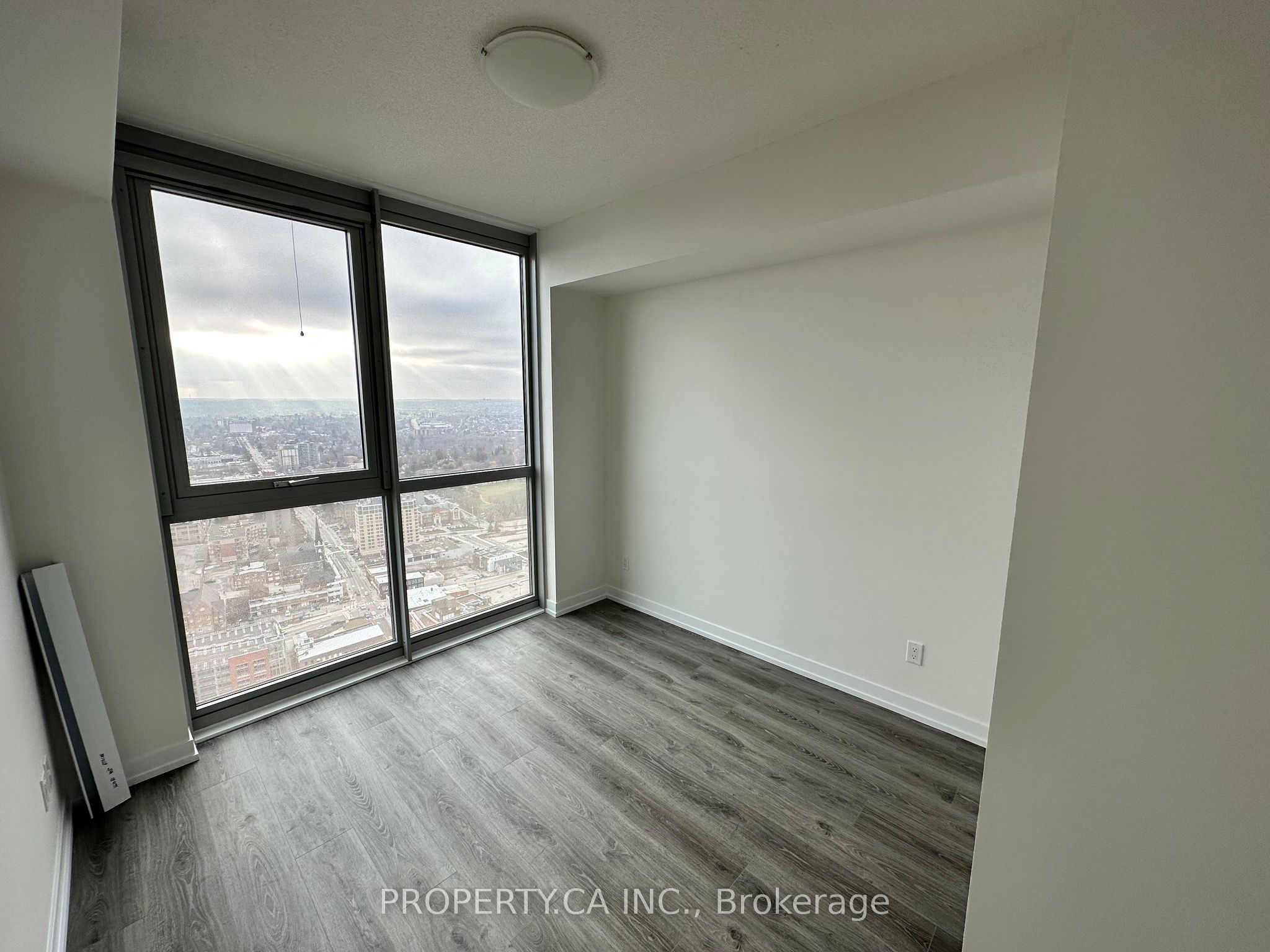 60 Frederick Street 3710, Kitchener, ON N2H 0C7 photo 4