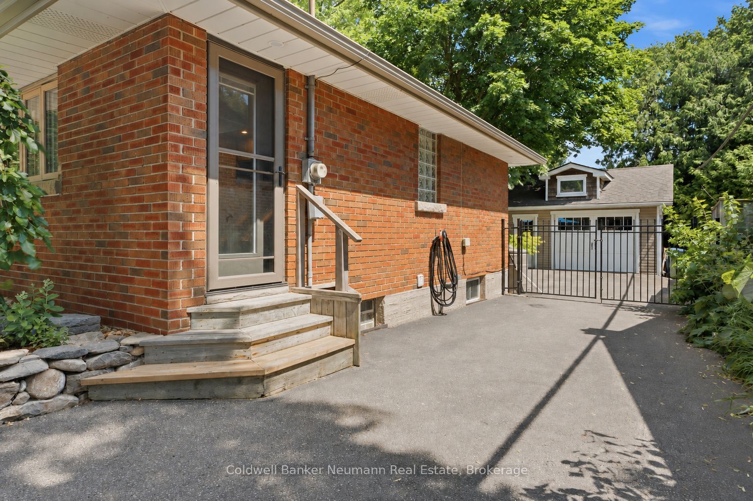 35 Gladstone Avenue, Guelph, ON N1E 1L8 photo 3