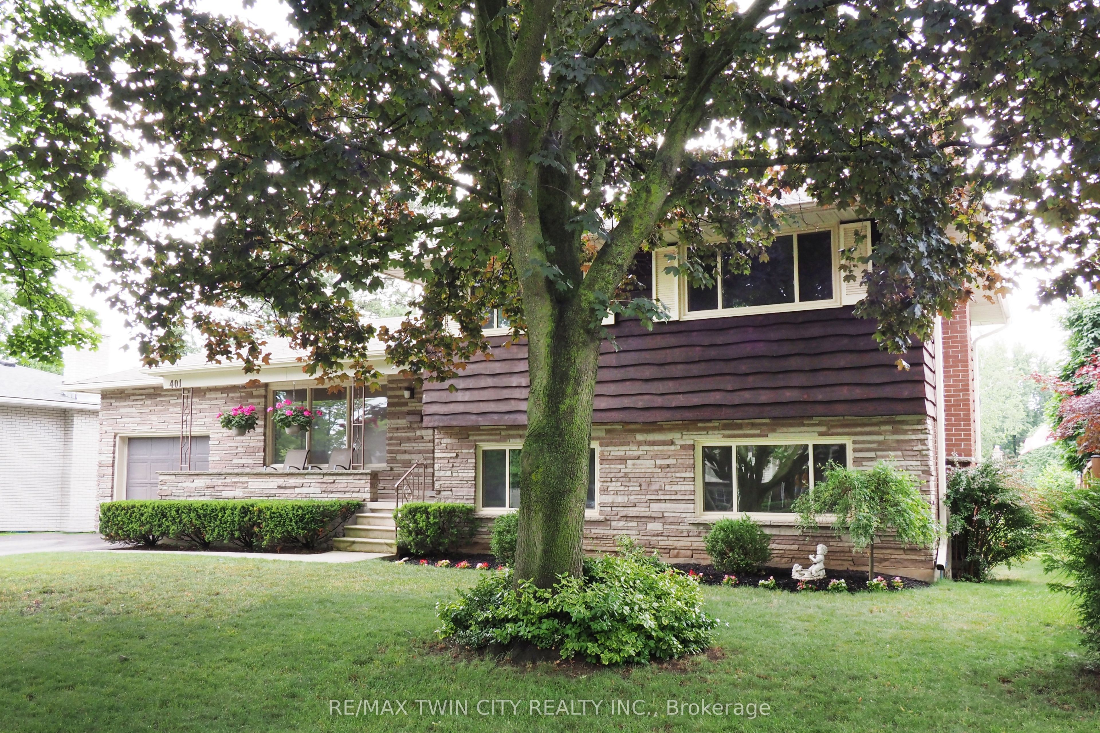 401 Forest Hill Drive, Kitchener, ON N2M 4H3 photo 2