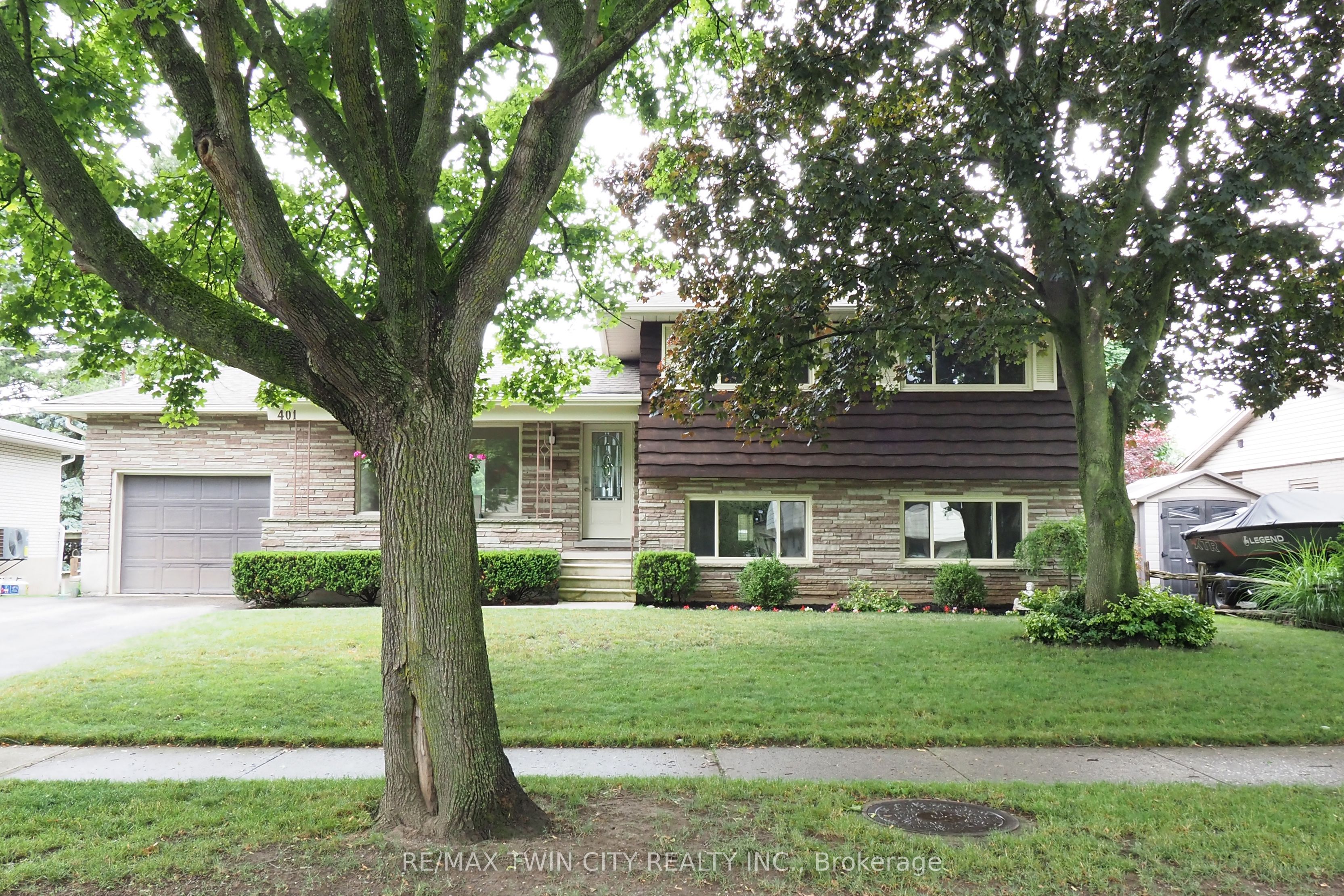 401 Forest Hill Drive, Kitchener, ON N2M 4H3 photo 3