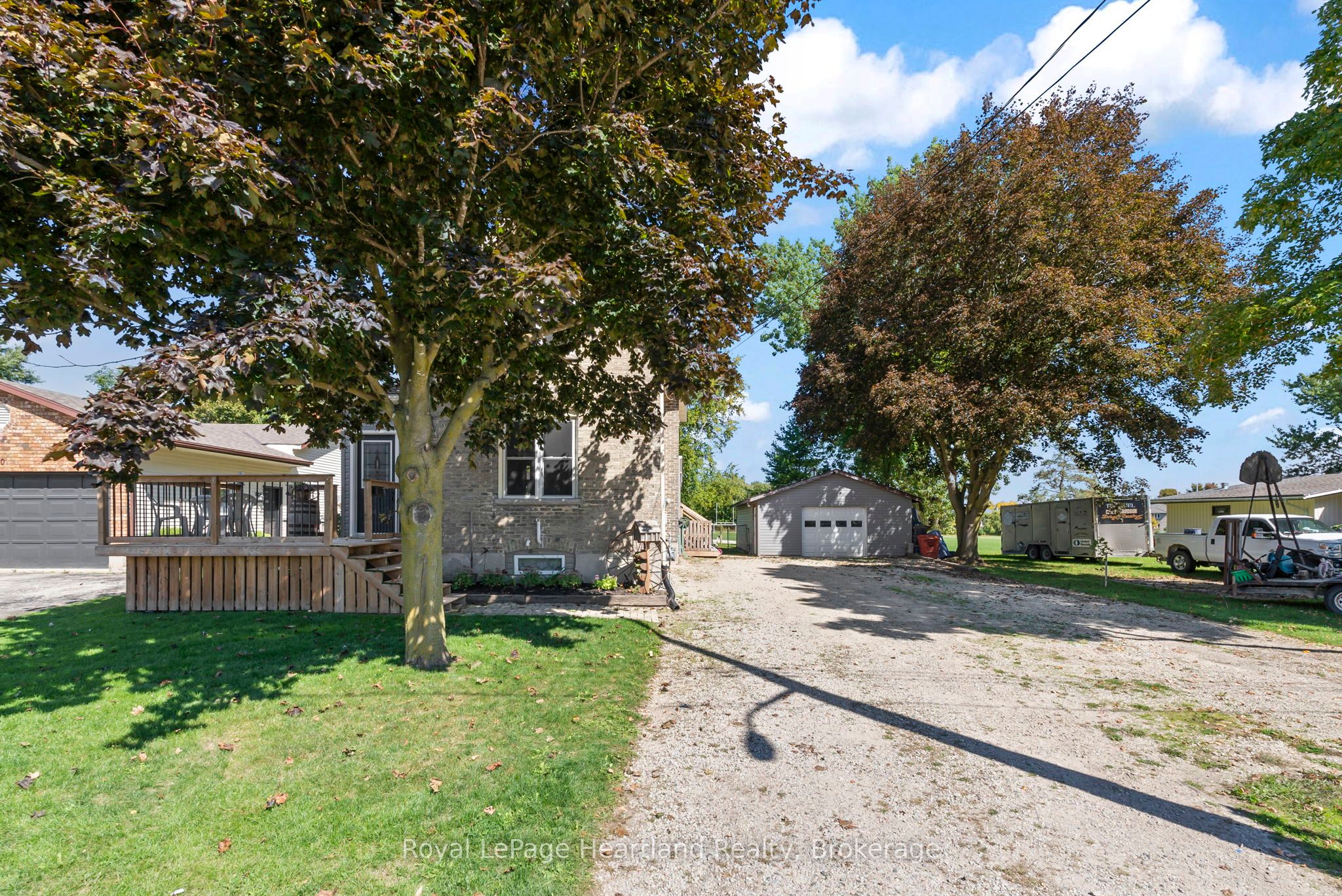 555 RAGLAN Street, Minto, ON N0G 2P0 photo 2