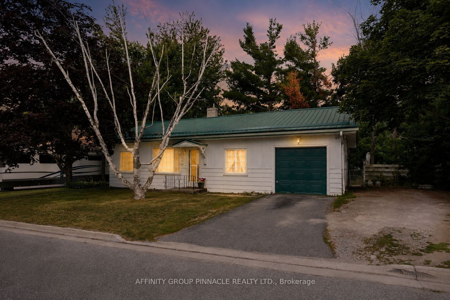 35 Clifton Street, Kawartha Lakes, ON K0M 1N0