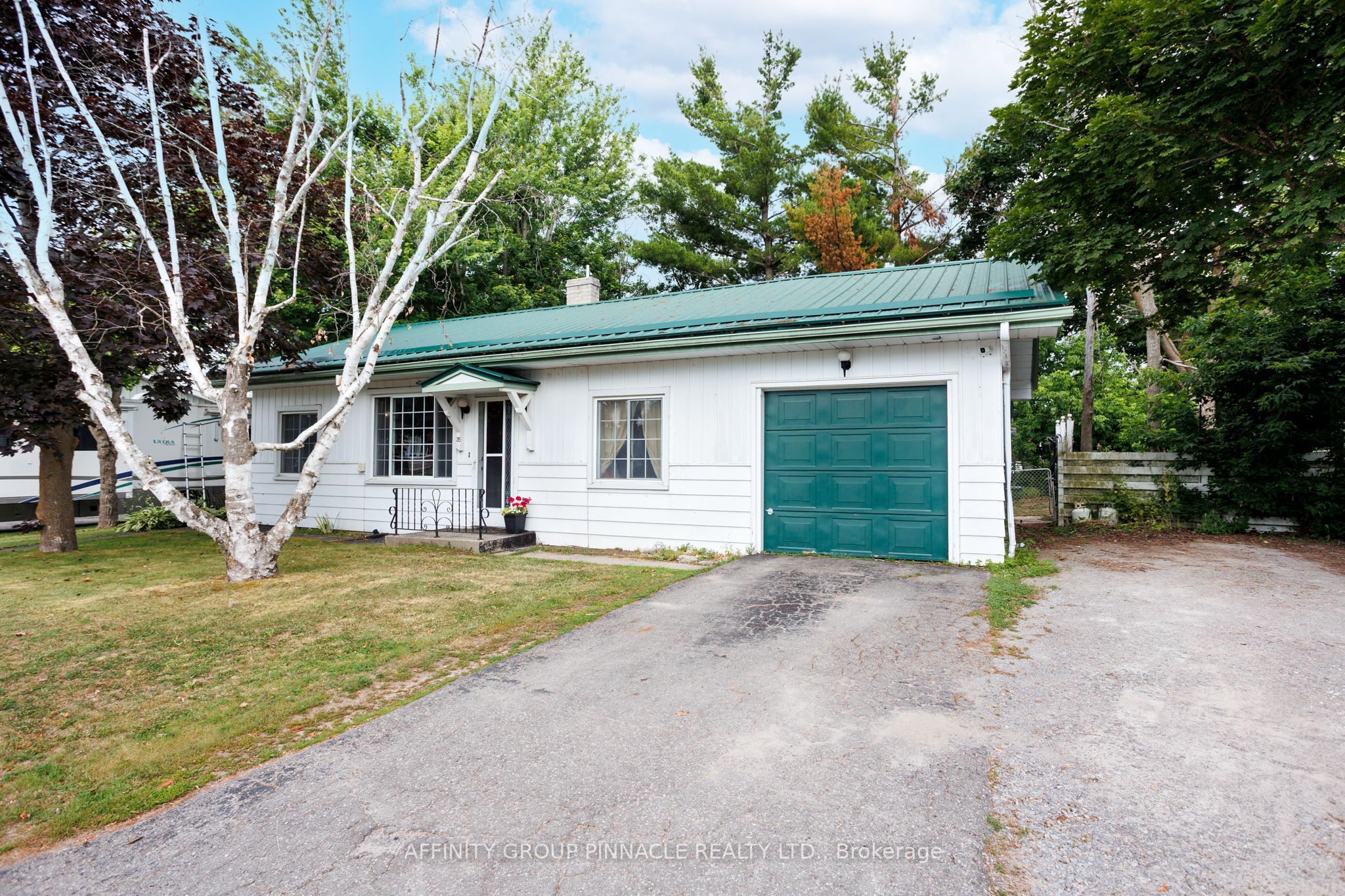 35 Clifton Street, Kawartha Lakes, ON K0M 1N0 photo 2
