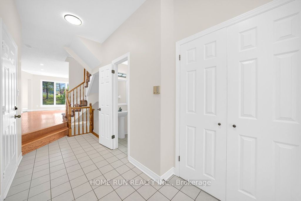 102 Kimberwick Crescent, Hunt Club - Windsor Park Village and Area, ON K1V 1K7 photo 2