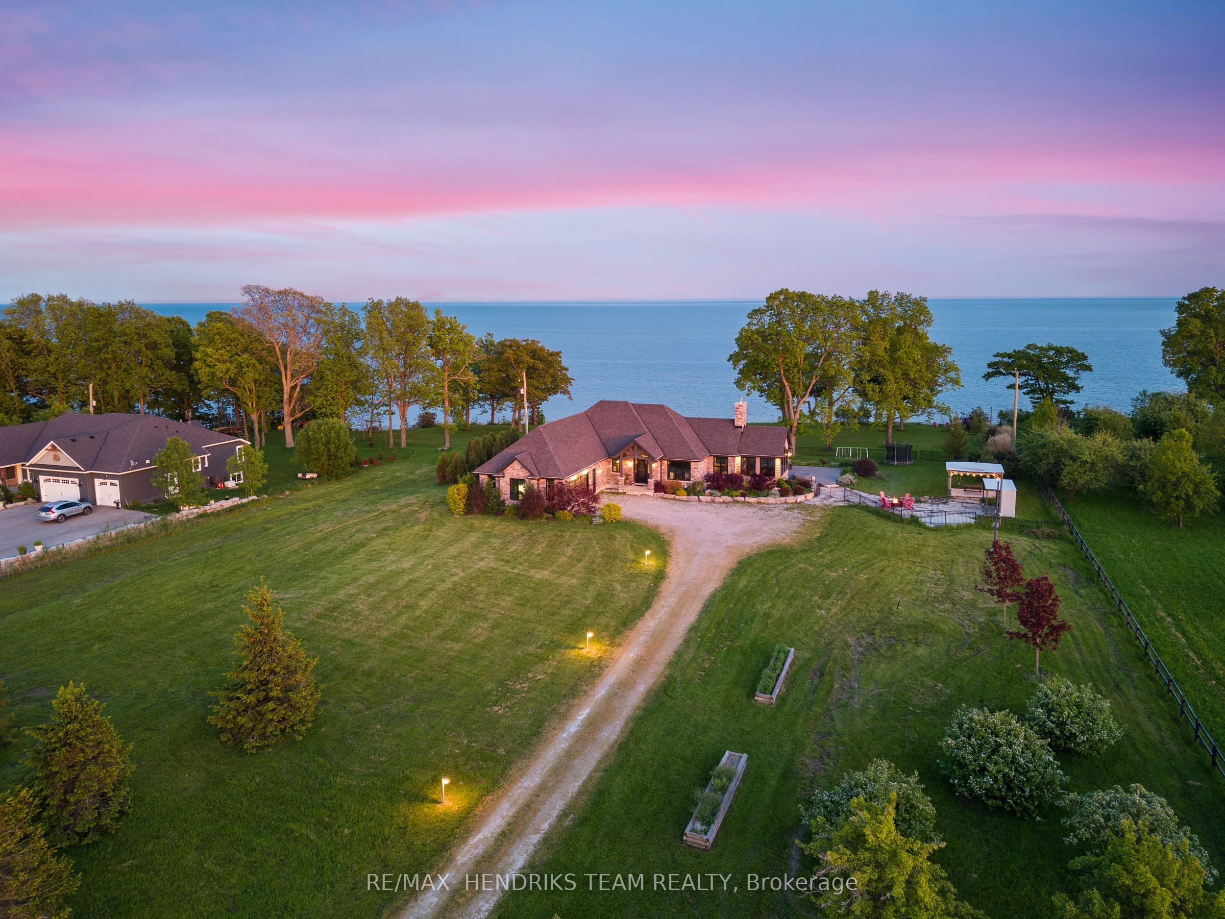 515 Sandy Bay Road, Haldimand, ON N1A 2W6 photo 2