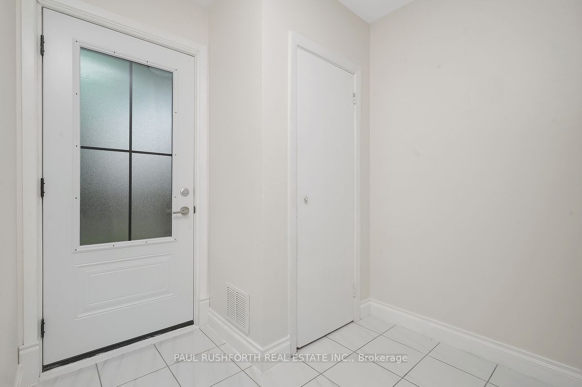 2418 Clementine Boulevard, Billings Bridge - Riverside Park and Area, ON K1V 8E2 photo 3