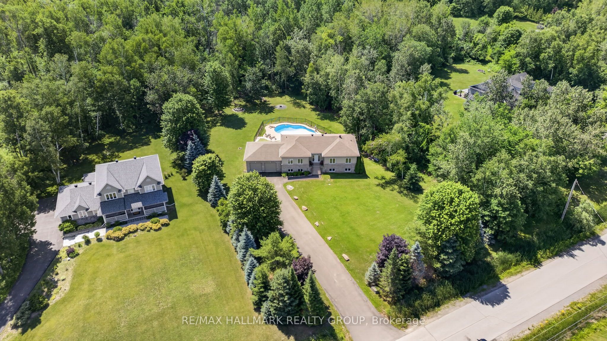 168 Wilbert Cox Drive, Carp - Huntley Ward, ON K0A 1L0 photo 2