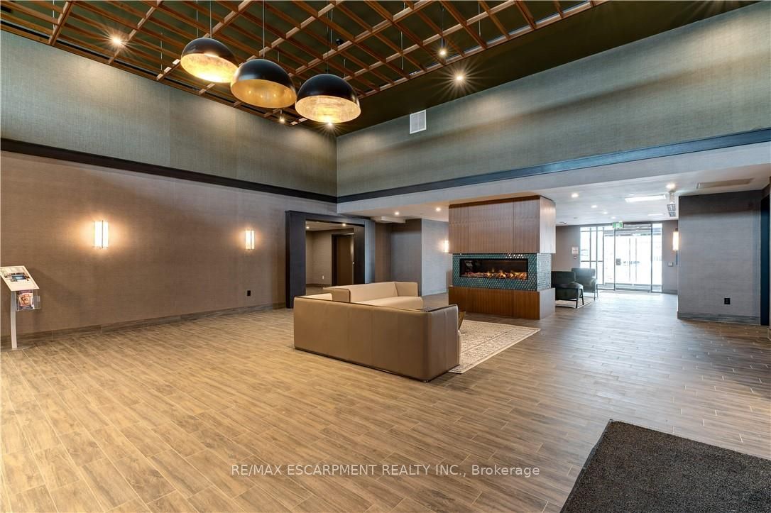 450 Dundas Street 1204, Hamilton, ON L8B 1Z2 photo 4