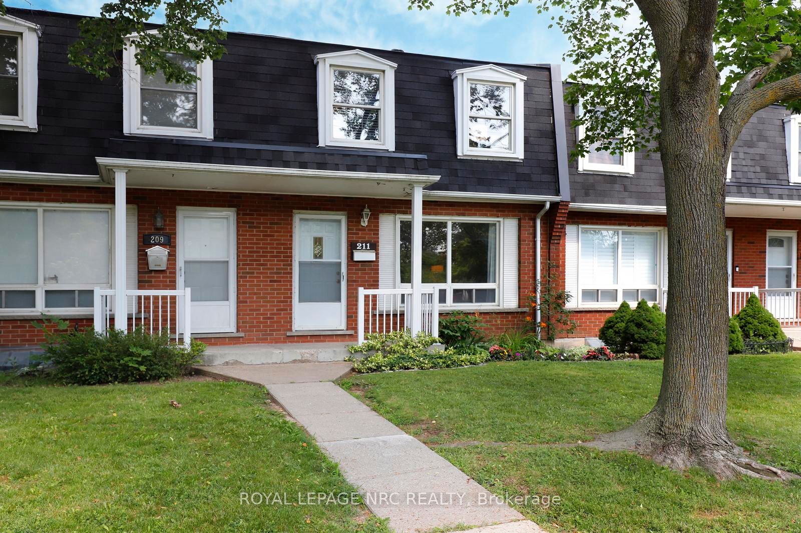 211 Lake Avenue N 6, Hamilton, ON L8E 1L5 photo 2