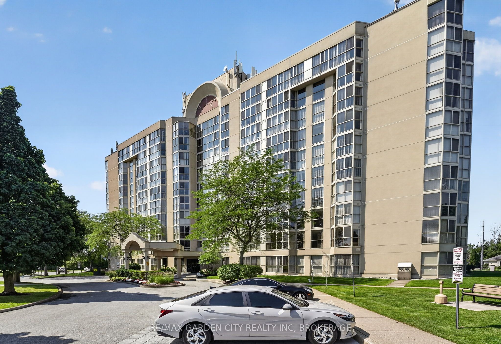 162 Martindale Road 704, St. Catharines, ON L2S 3S4 photo 2