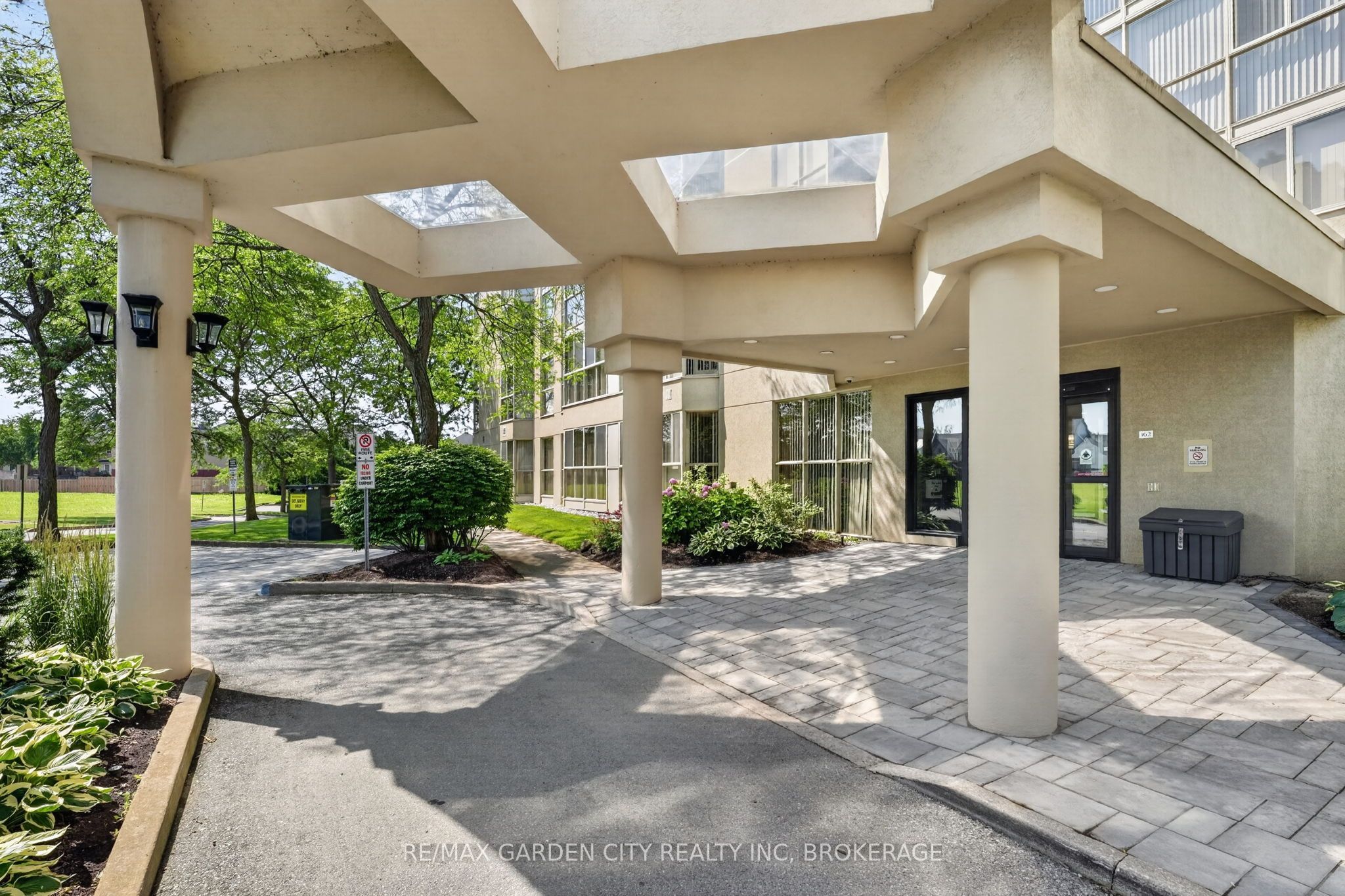 162 Martindale Road 704, St. Catharines, ON L2S 3S4 photo 4