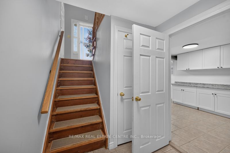 59 Colin Crescent Lower Unit, Hamilton, ON L9A 5H8 photo 5