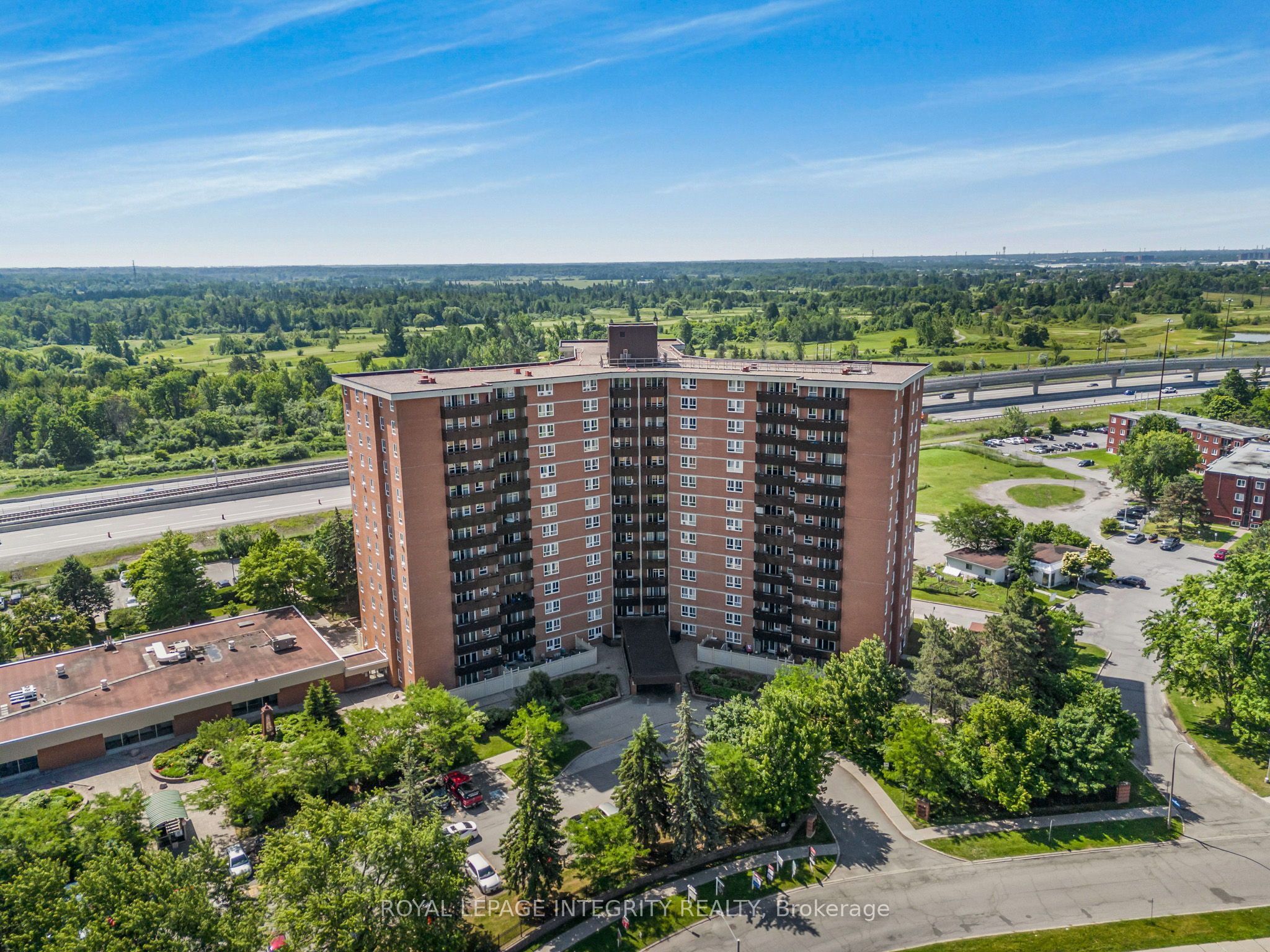 2000 Jasmine Crescent 1110, Beacon Hill North - South and Area, ON K1J 8K4 photo 4