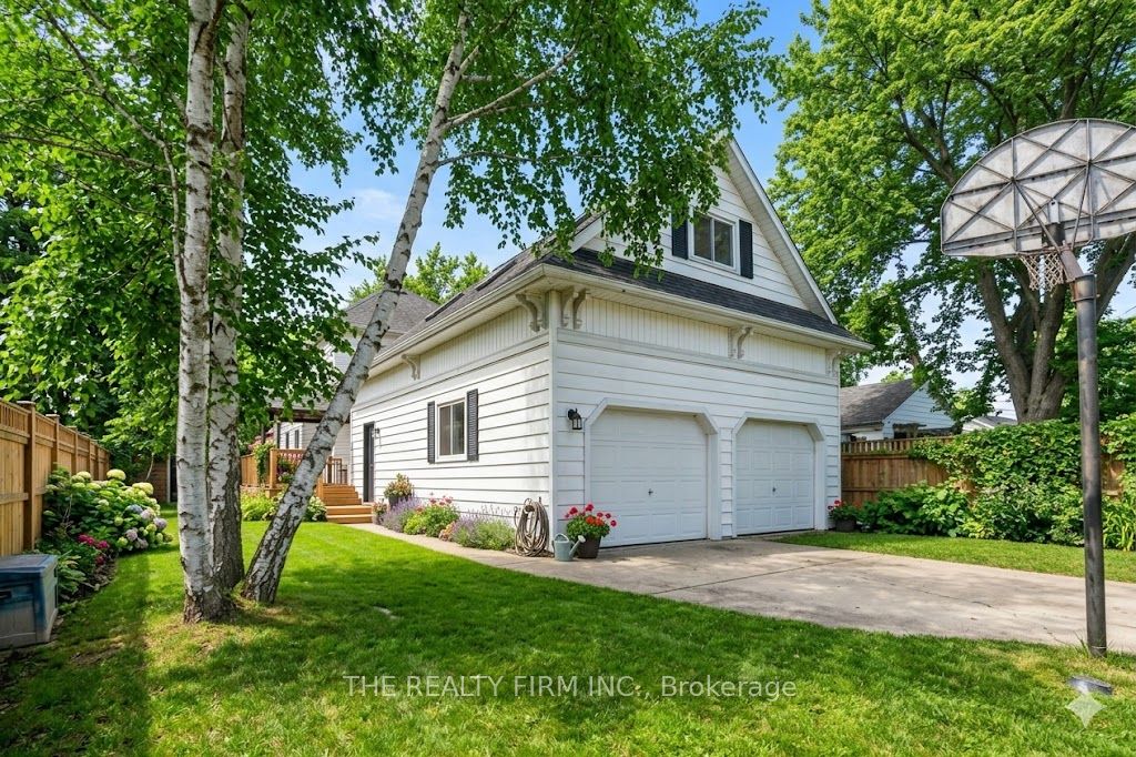 422 Greenfield Street, Petrolia, ON N0N 1R0 photo 3