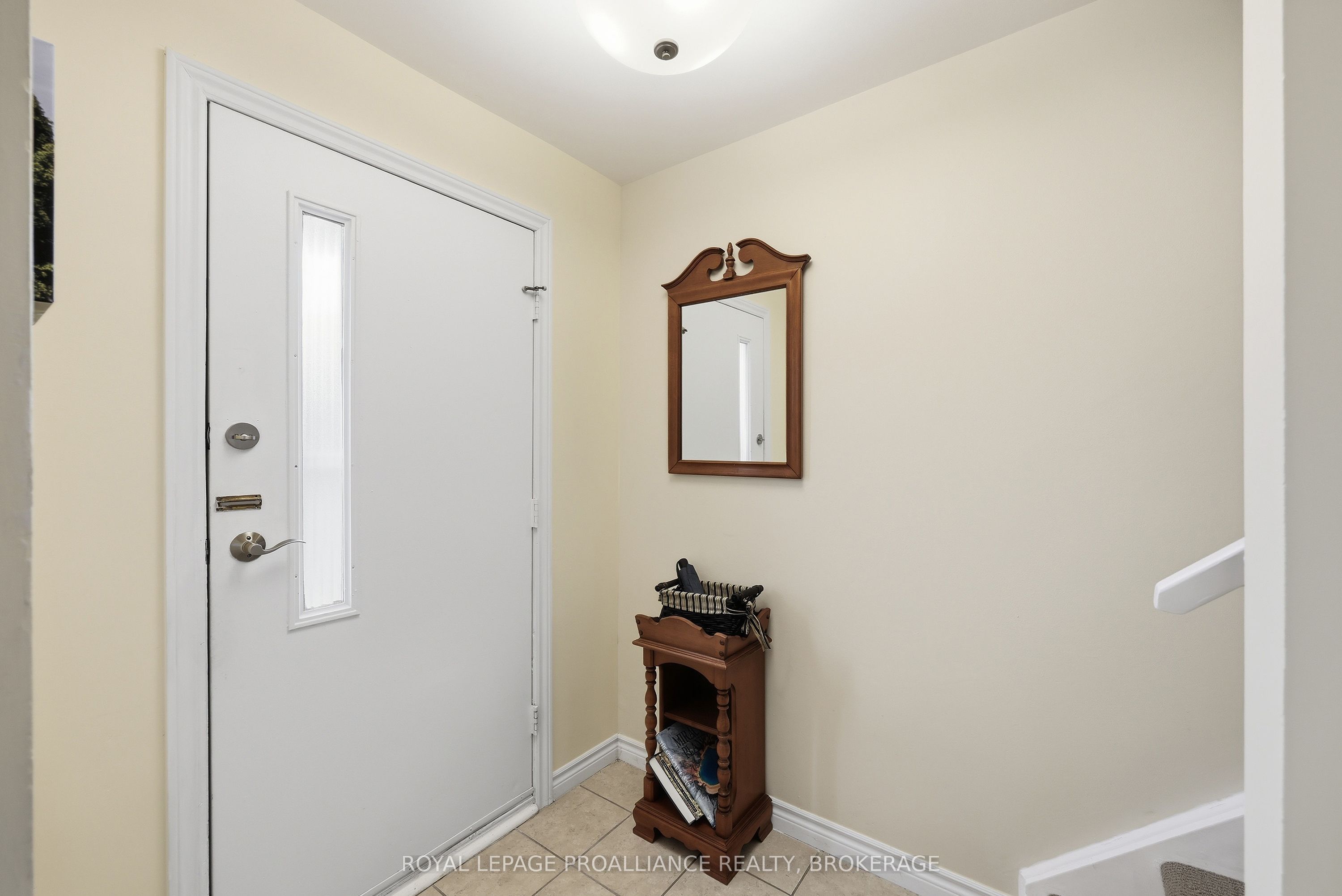 5 Winchester Drive 9, Greater Napanee, ON K7R 3P9 photo 4