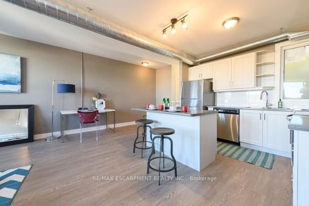 1000 King Street E 1006, Hamilton, ON L8M 1C8 photo 3