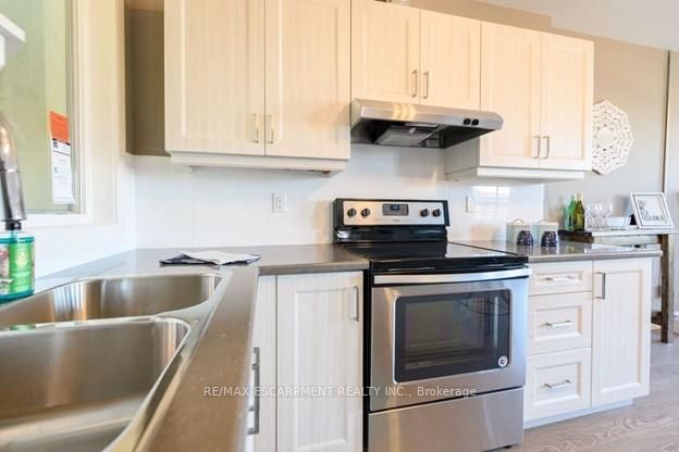 1000 King Street E 1006, Hamilton, ON L8M 1C8 photo 4