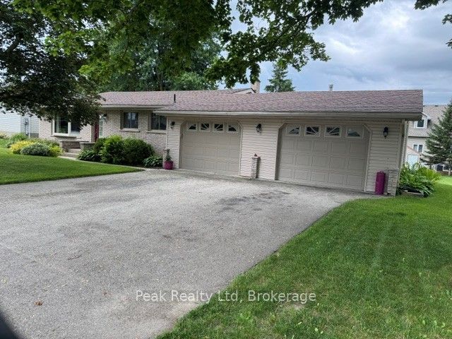 31 Lawrence Avenue W, Minto, ON N0G 1Z0