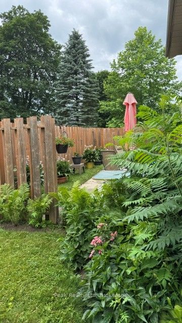 31 Lawrence Avenue W, Minto, ON N0G 1Z0 photo 2